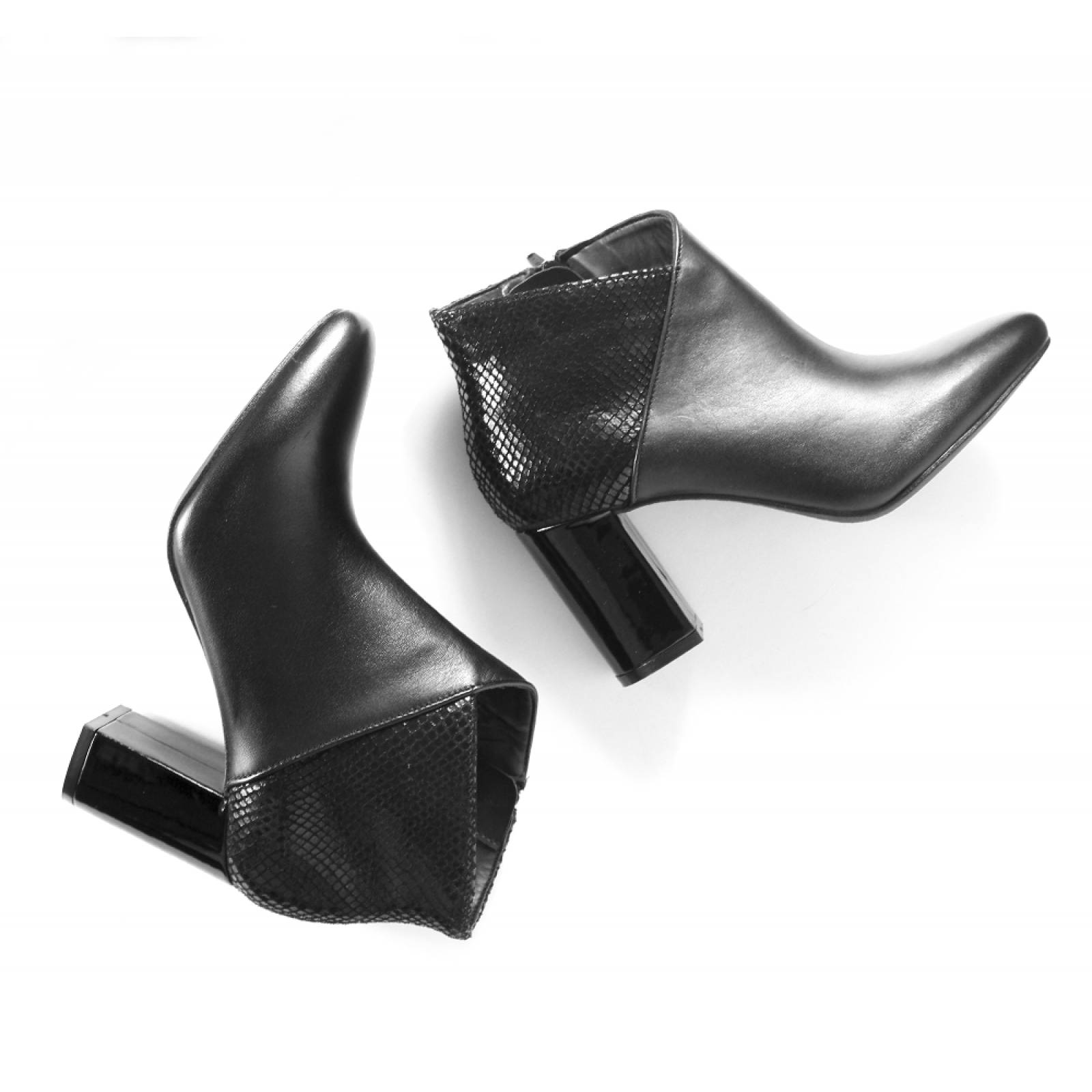 BOTIN DAMA FLEXI TACON CUADRADO ALTO NEGRO PIEL  106007