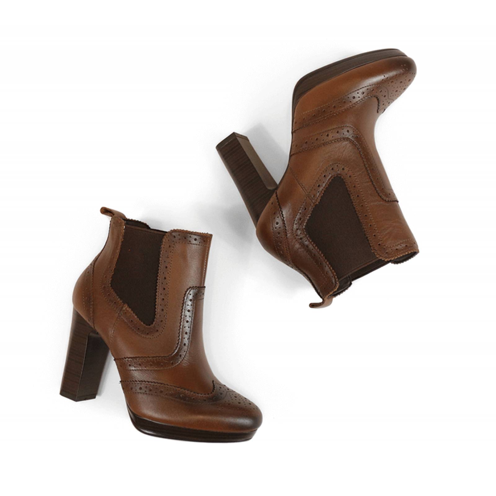 BOTIN DAMA FLEXI TACON CUADRADO ALTO CAFE PIEL  104611