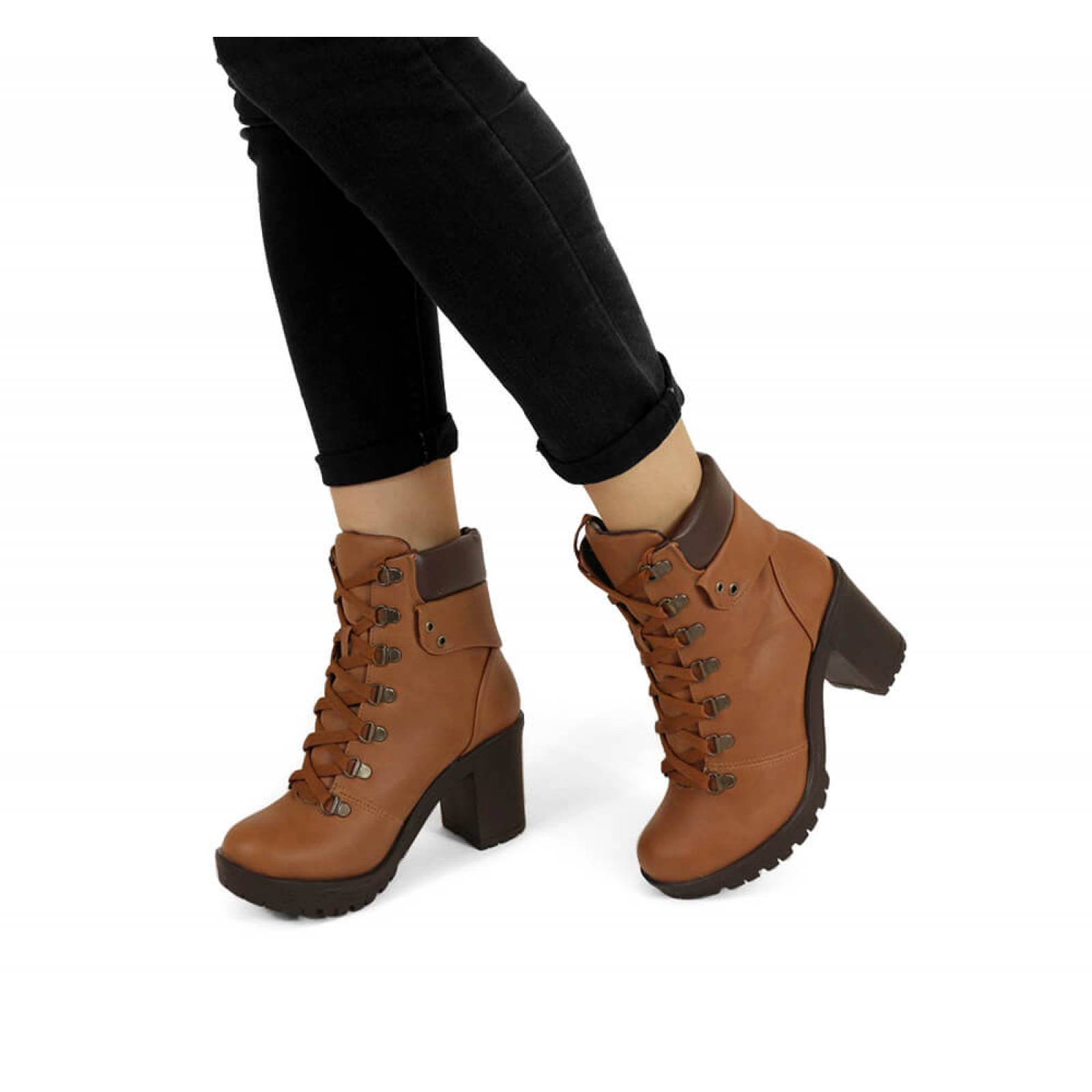 BOTIN DAMA SARAH STUDIO TACON CUADRADO MEDIO CAMEL LASIO 06223
