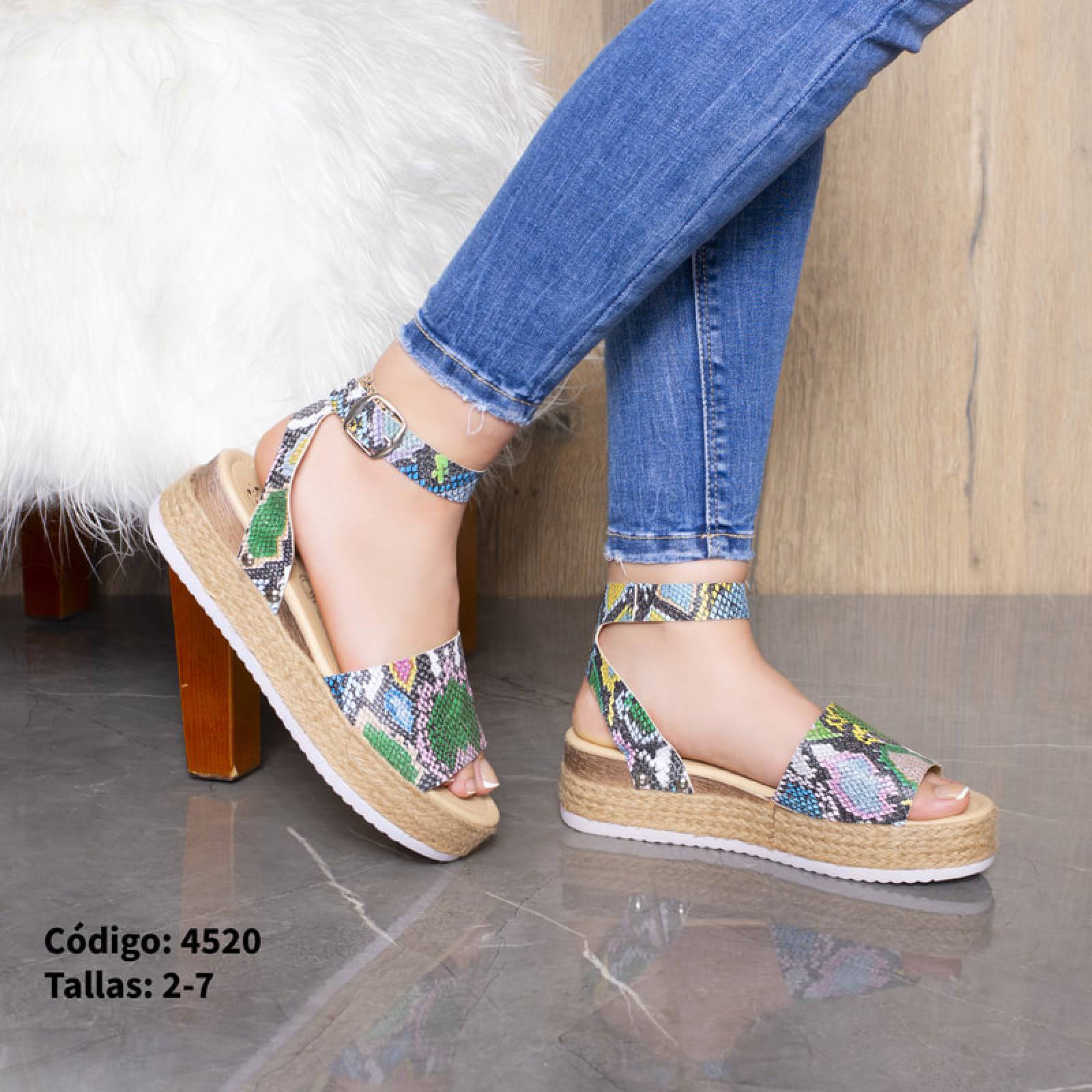 SANDALIA CHIC SHOES TIPO HUARACHES PARA DAMA MULTICOLOR 4520