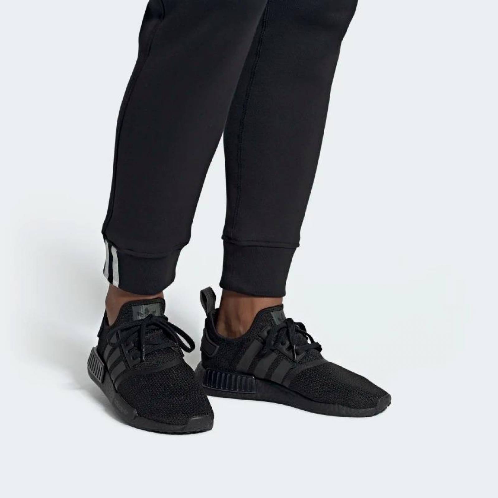 Tenis adidas Nmd_r1 Originals Triple Black Hombre Reflejante 