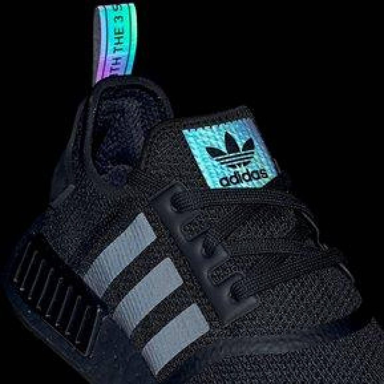 TENIS ADIDAS NMD_R1 ORIGINALS TRIPLE BLACK HOMBRE REFLEJANTE 