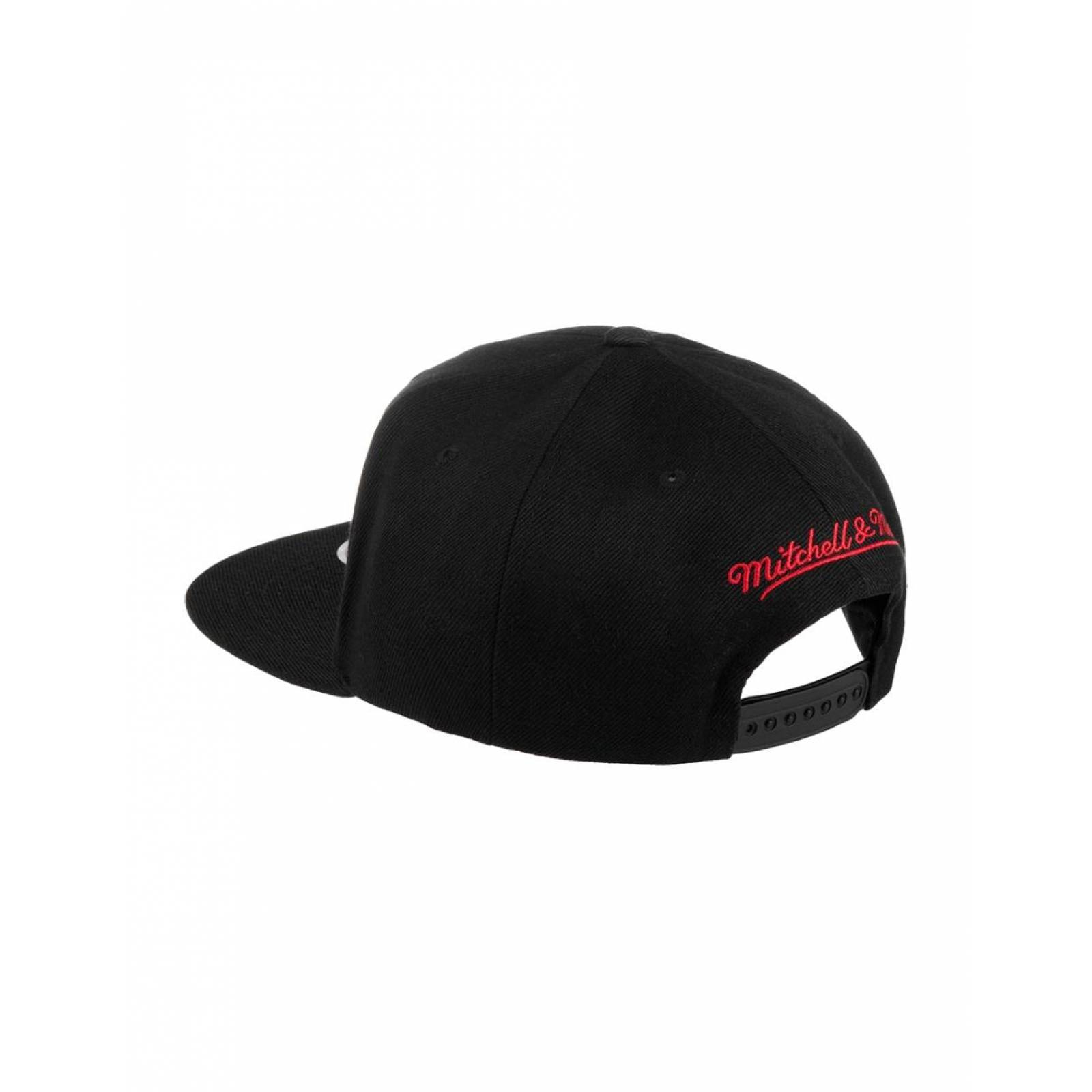 Gorra Mitchell & Ness Toronto Raptors Basic Basquetbol NBA Negro UNITALLA