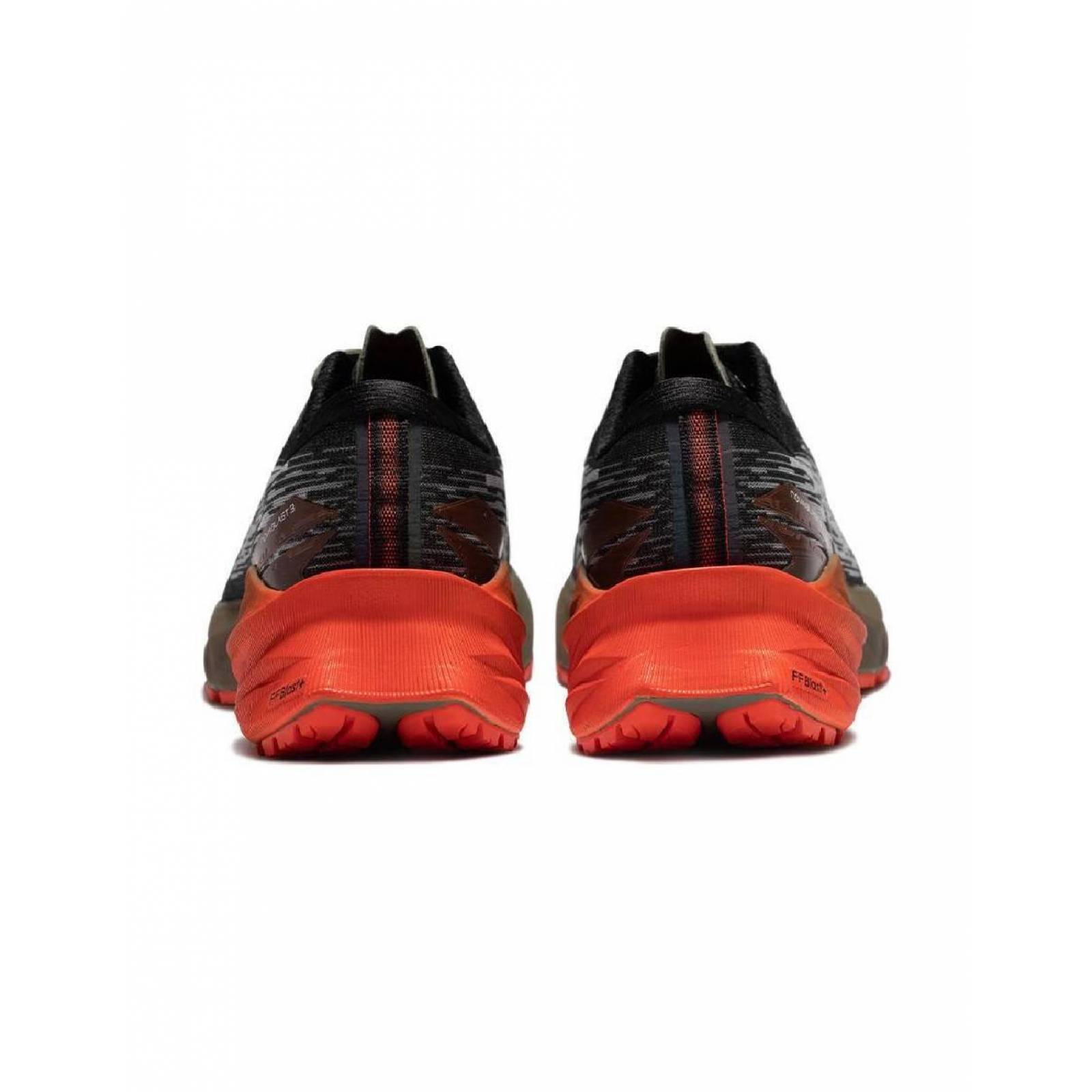 Tenis Asics Novablast 3 Hombre Run Novablast 