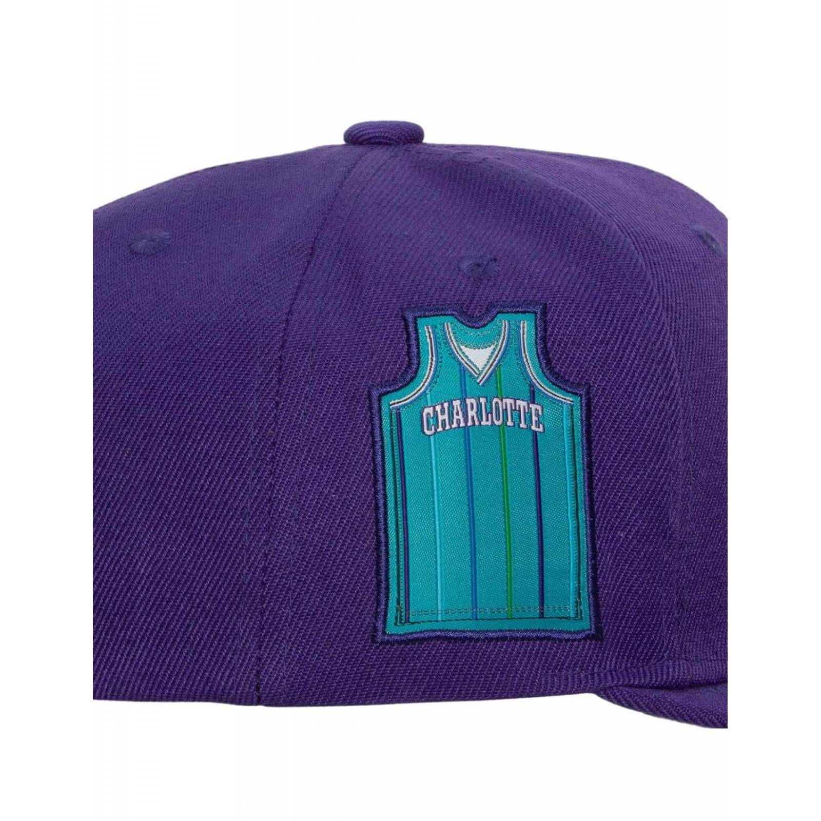 Gorra Mitchell & Ness Jersey Love Charlotte Hornets NBA Basquetbol Negro UNITALLA
