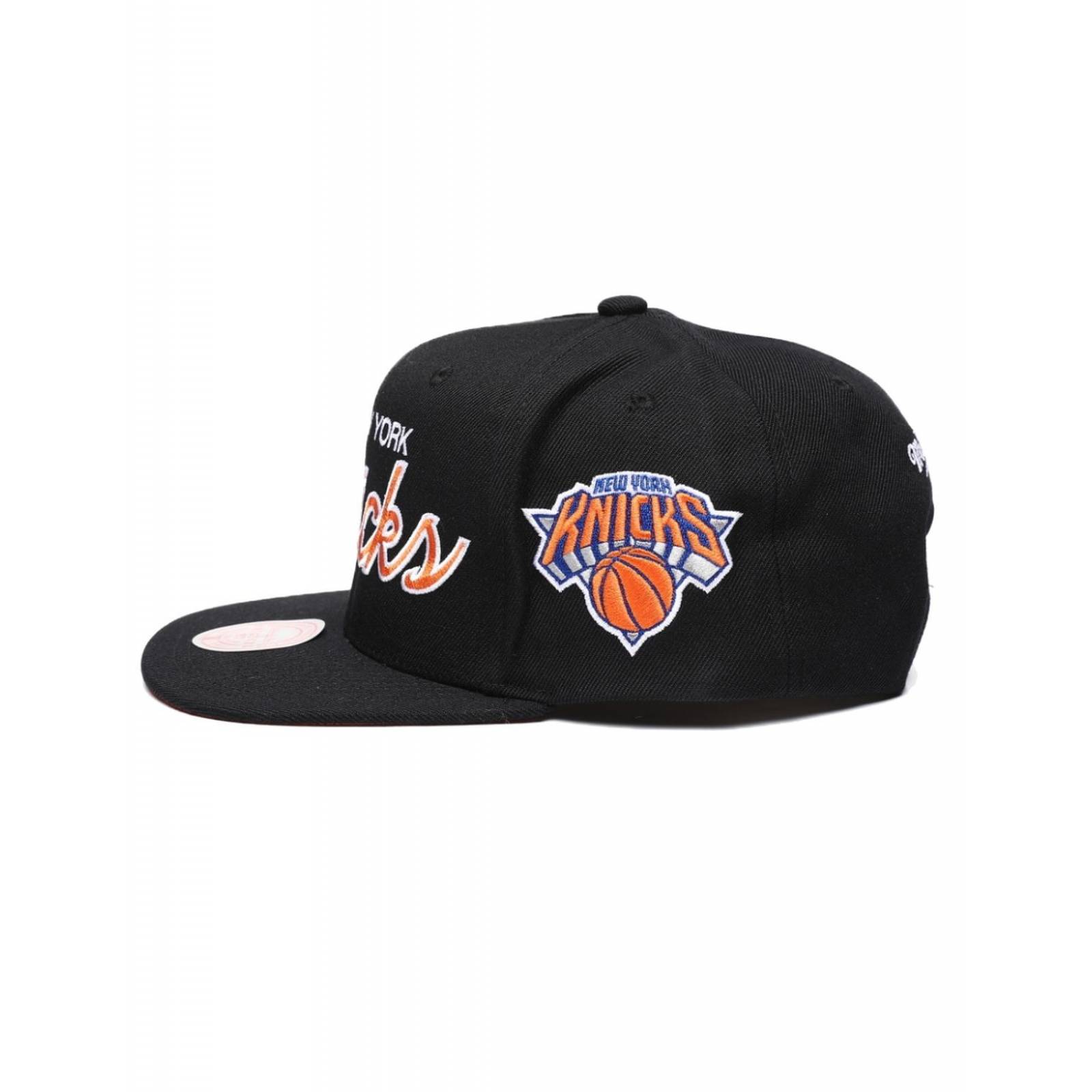 Gorra Mitchell & Ness New York Knicks Team Script 2.0 NBA Basquetbol