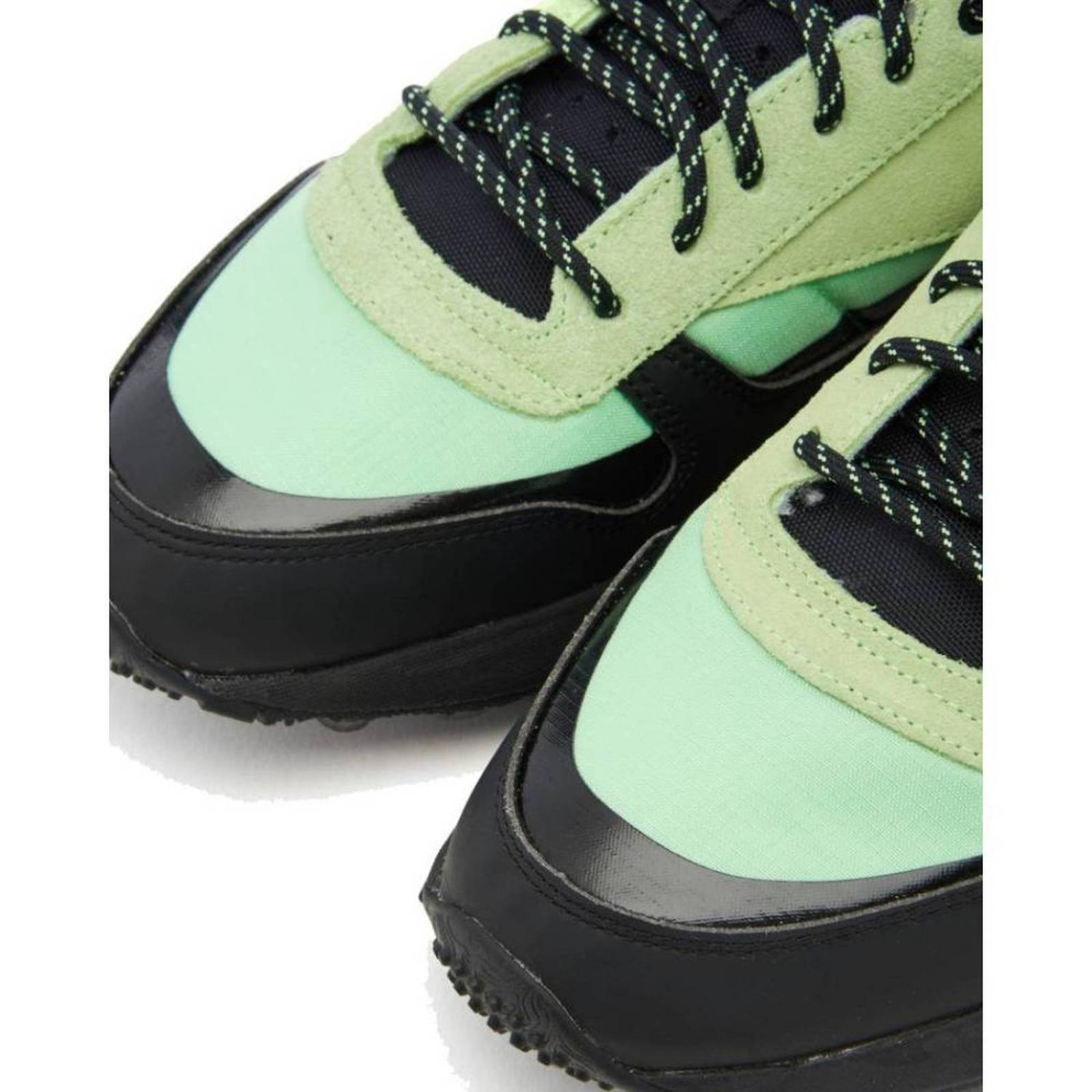 Tenis Reebok x Pleasures Classic Leather Hombre 