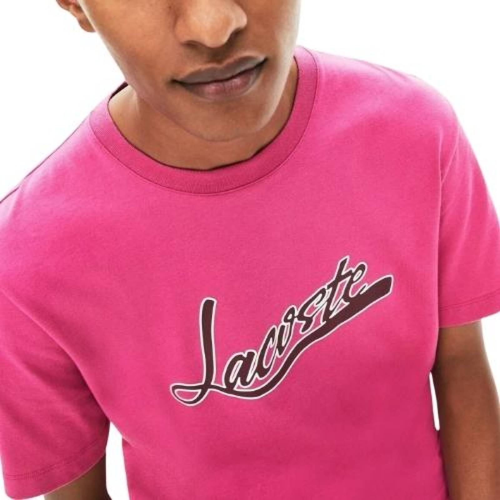 Playera de Cuello Redondo con Lacoste Guión Fucsia