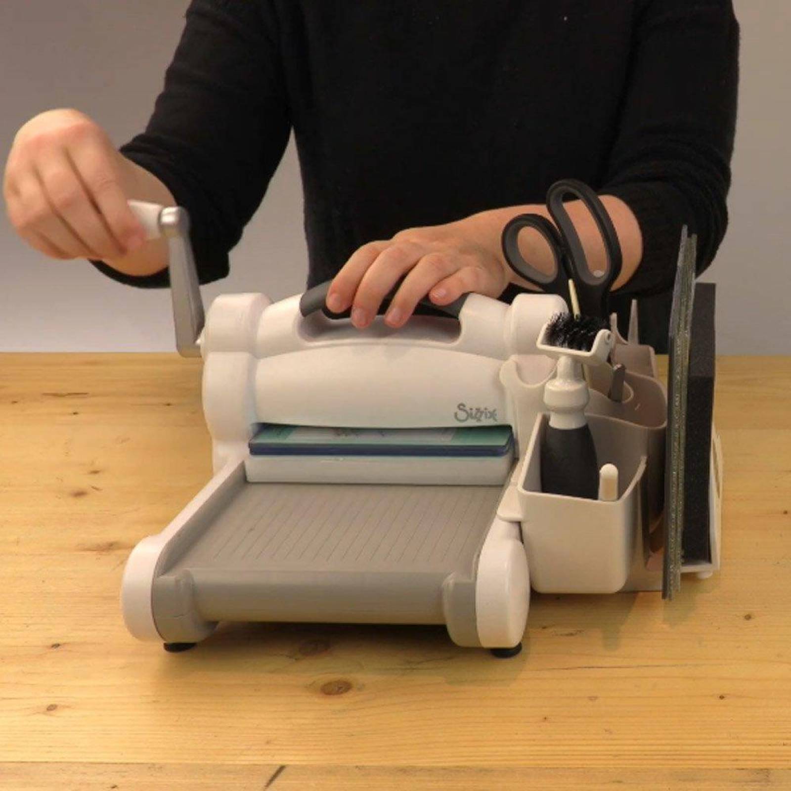 Troqueladora y cortadora para manualidades Sizzix Big Shot 14 1 4 con plataforma estandar