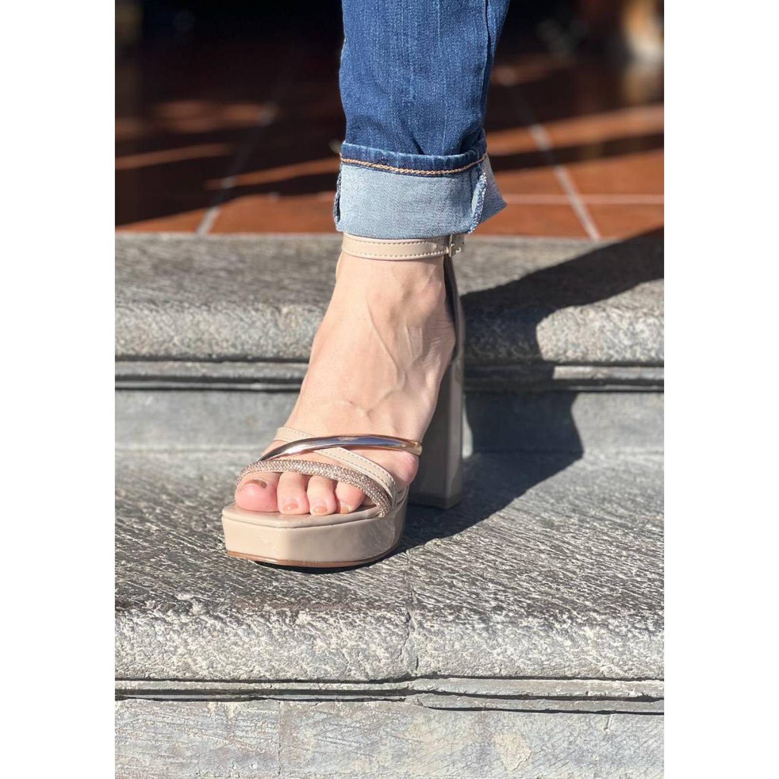 Zapatilla Sandalia de tacon Ancho con Brillos Casual para Mujer NG Mod.330 Nude