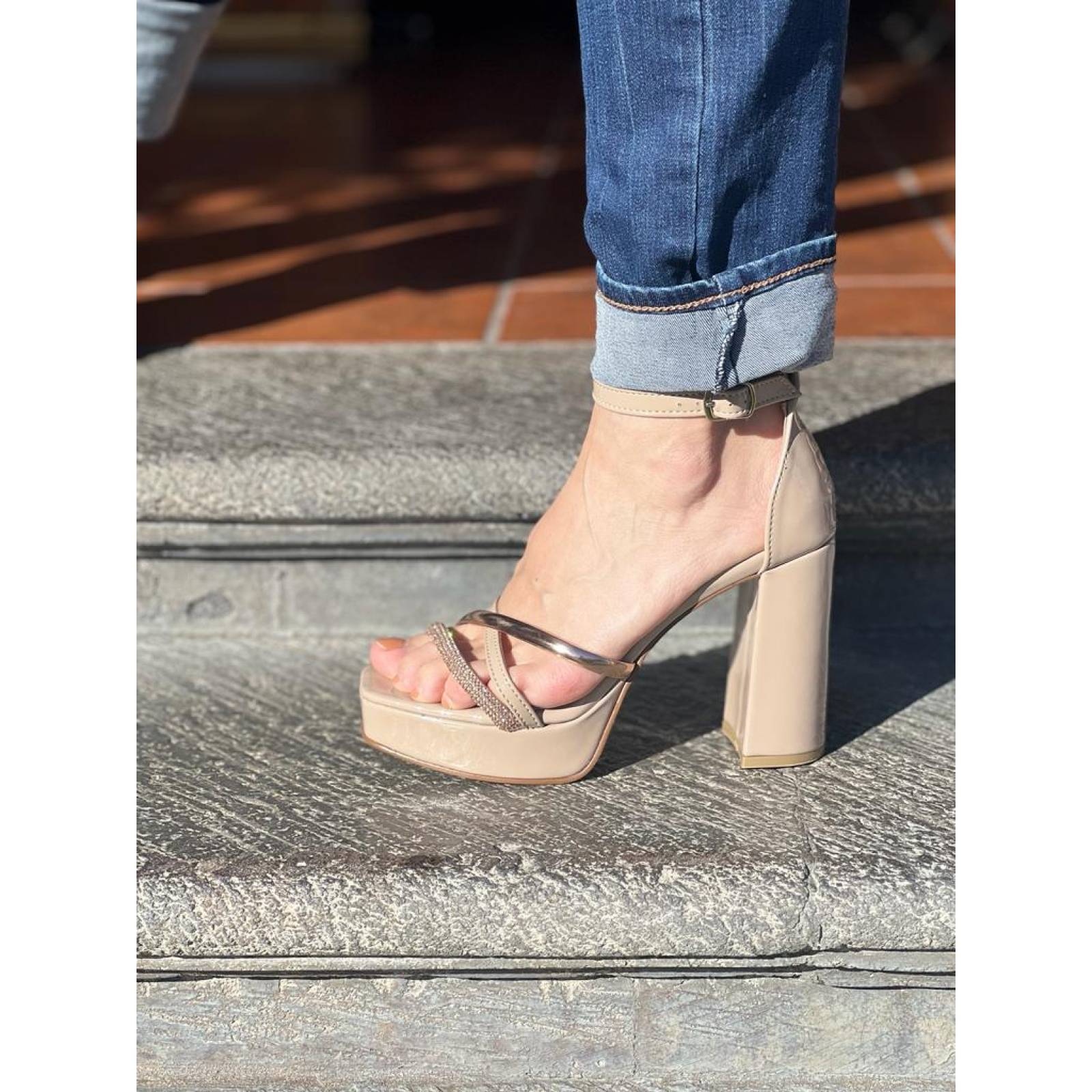 Zapatilla Sandalia de tacon Ancho con Brillos Casual para Mujer NG Mod.330 Nude