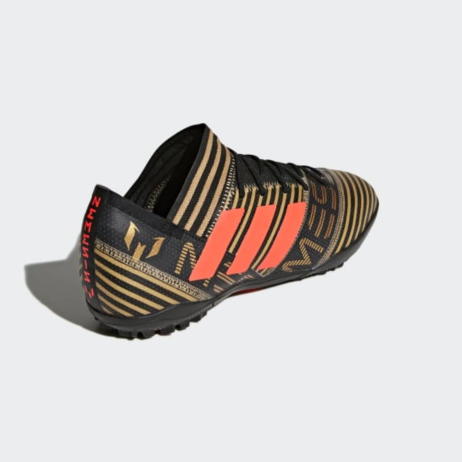 Tenis de fÚtbol nemeziz tango 17.3