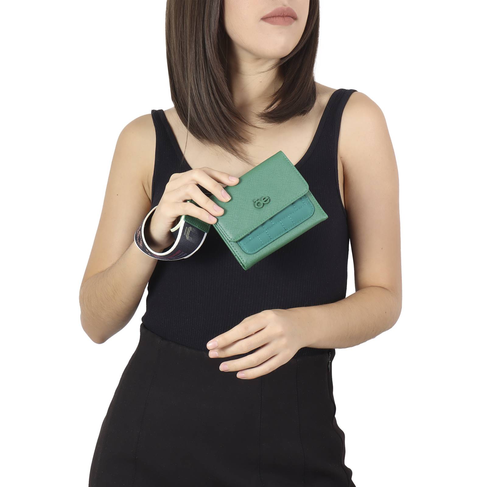 Cartera Flap para Mujer Cloe Material Reciclado con Maneral
