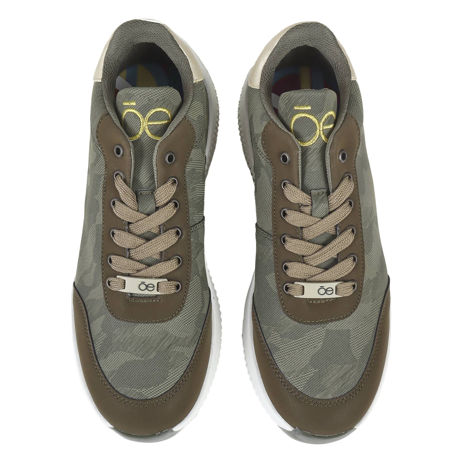 Tenis moleca sale camuflado