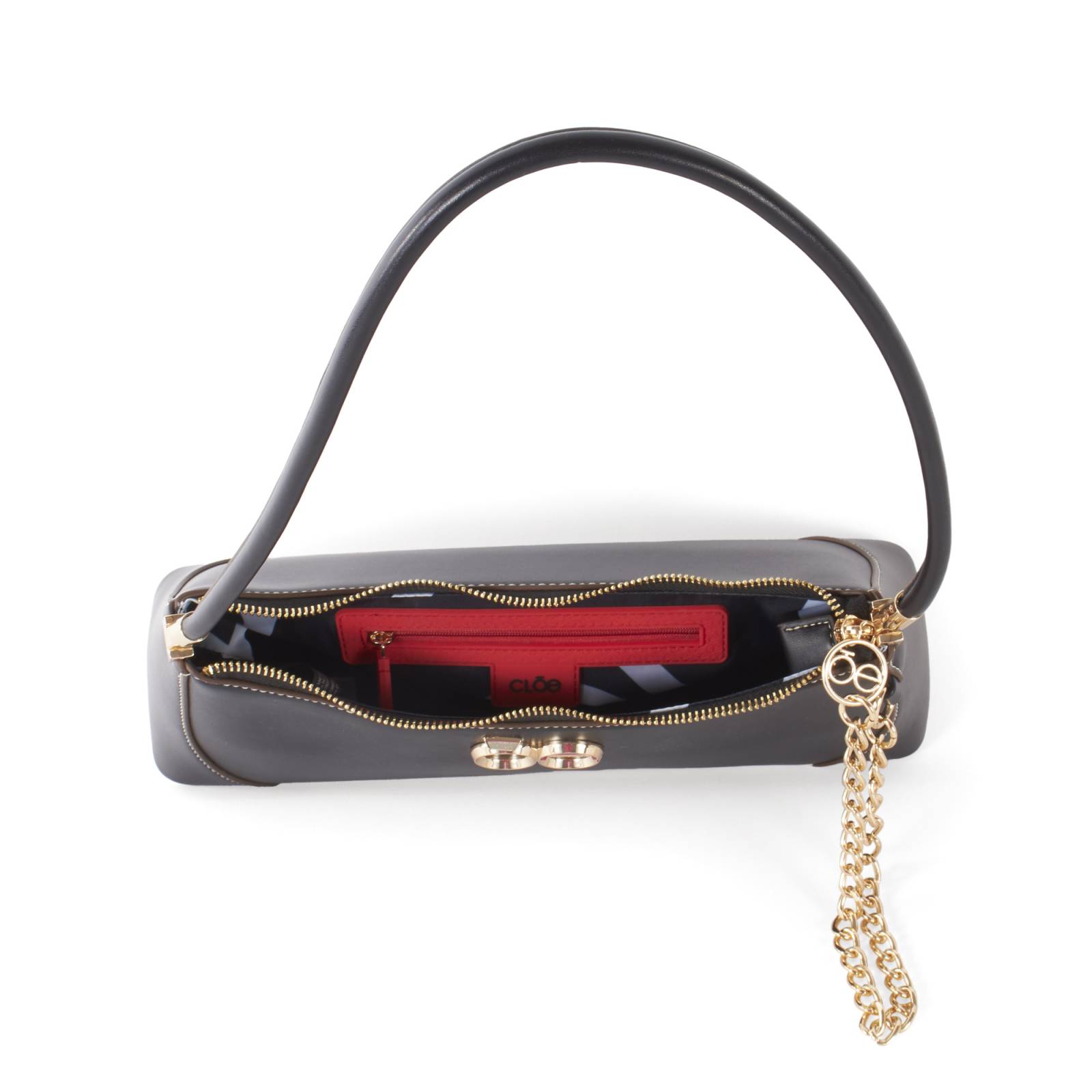 Bolsa Baguette Cloe con Aplicación de Cadena color Negro