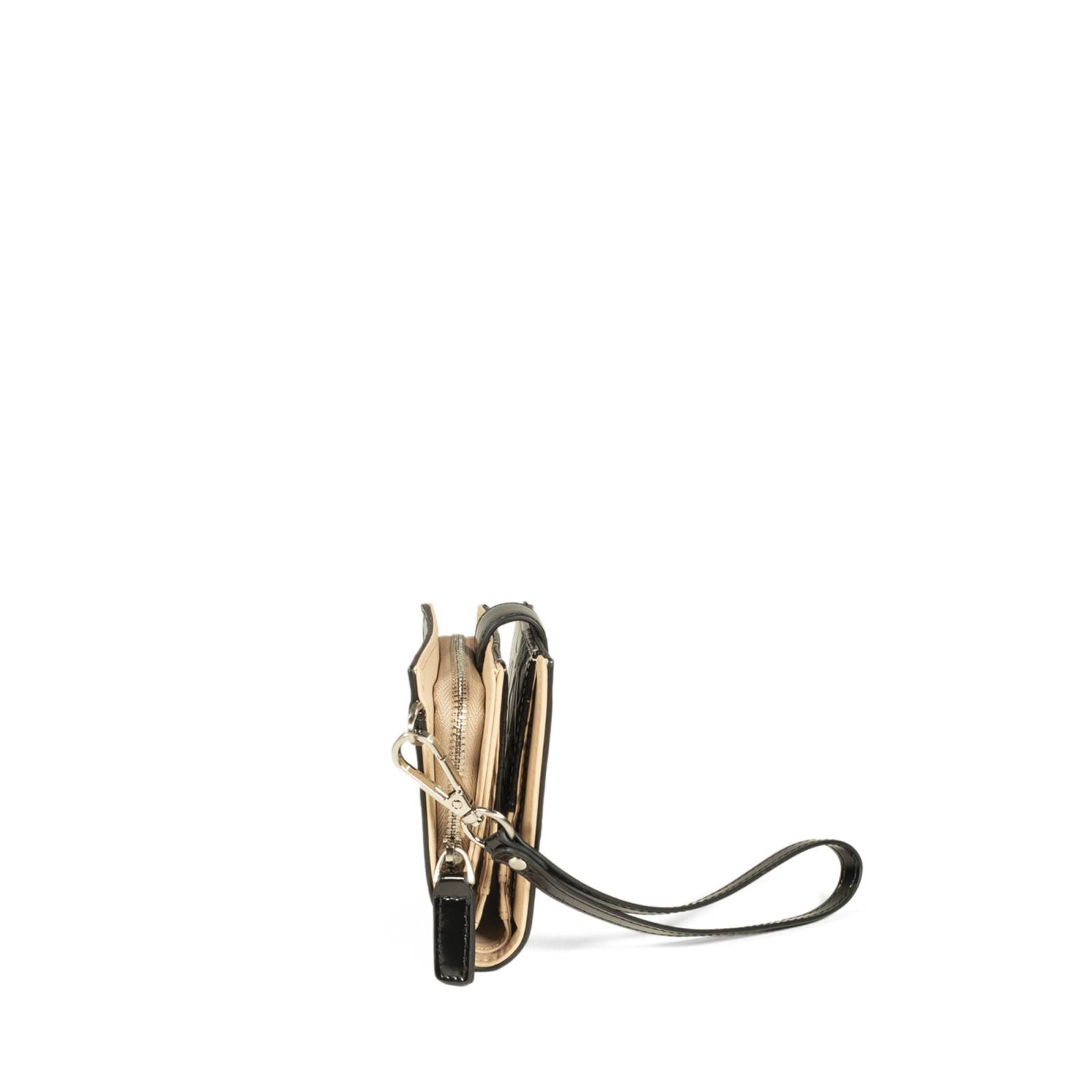 Cartera Cloe Flap Chica con Maneral color Negro