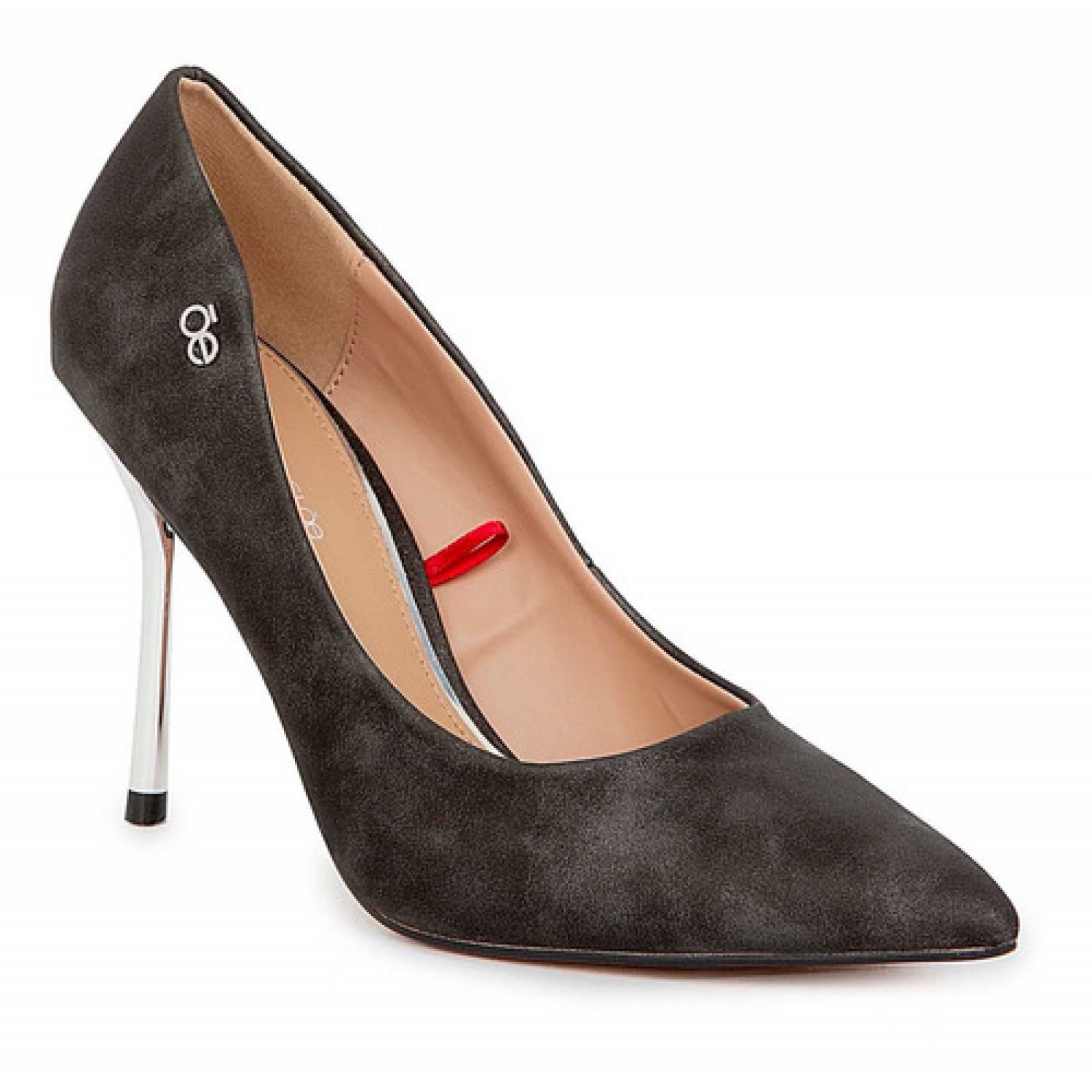 Zapatilla Cloe Puntal Tacón Metálico color Negro