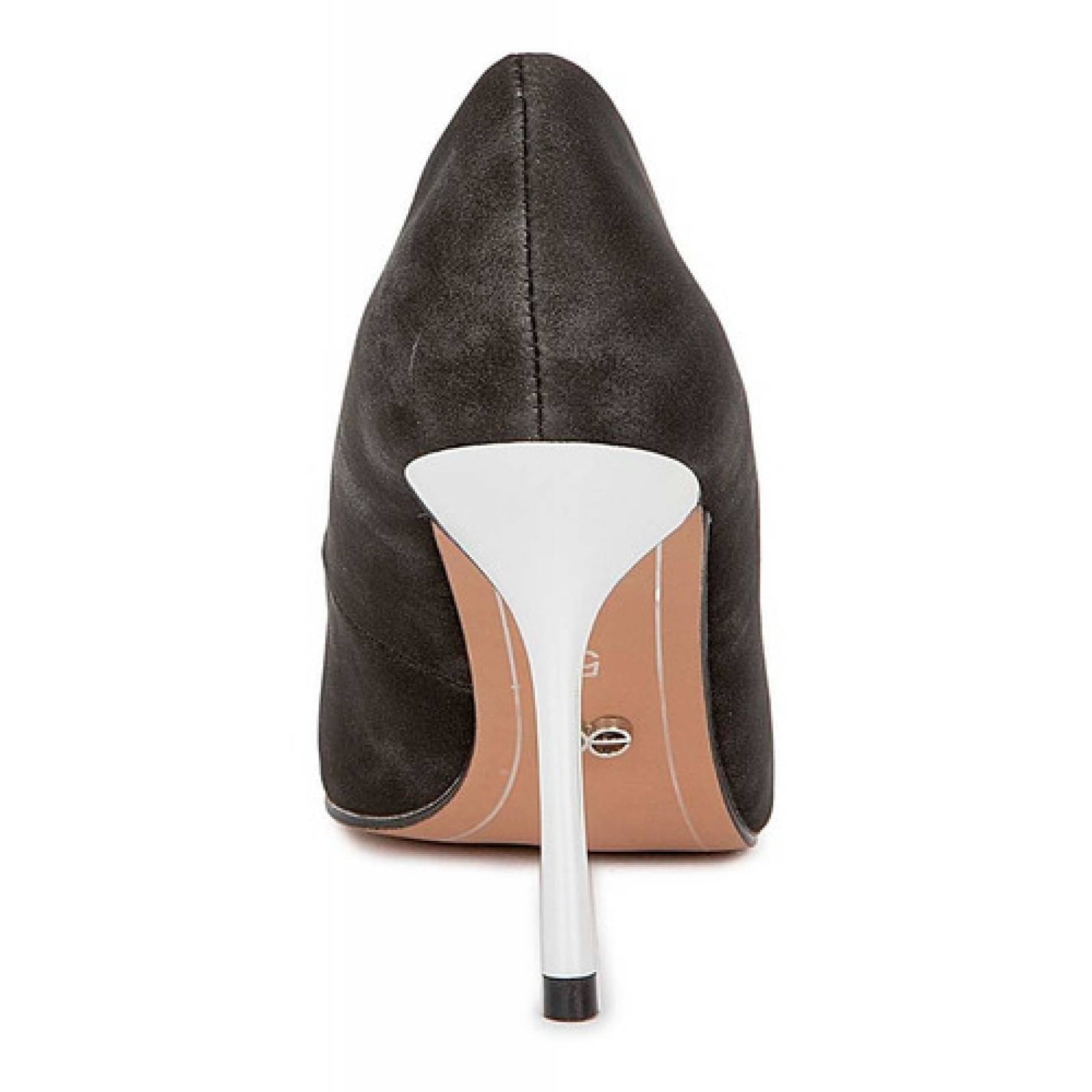 Zapatilla Cloe Puntal Tacón Metálico color Negro