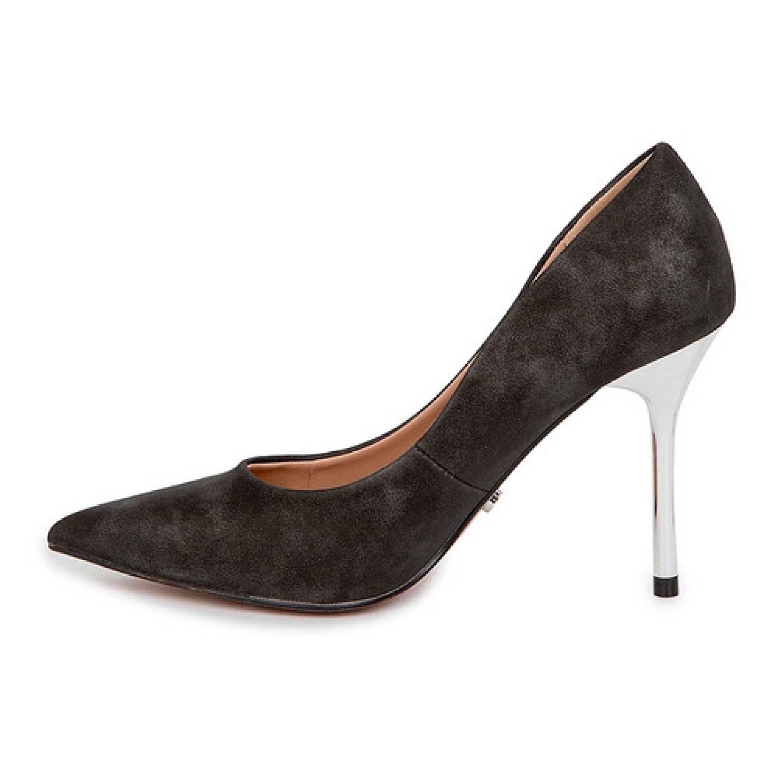 Zapatilla Cloe Puntal Tacón Metálico color Negro