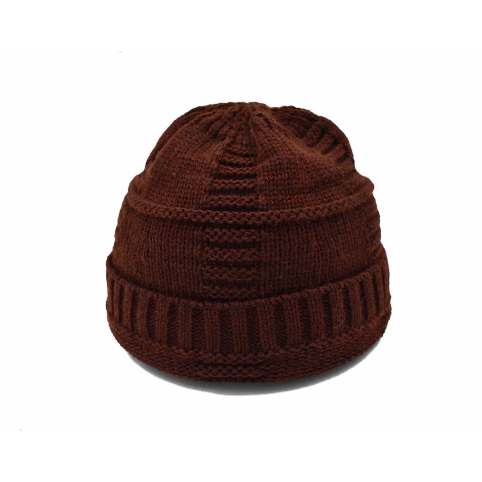 INVIGORATE, Gorro color café, detalle de tejido con relieve, hombre.
