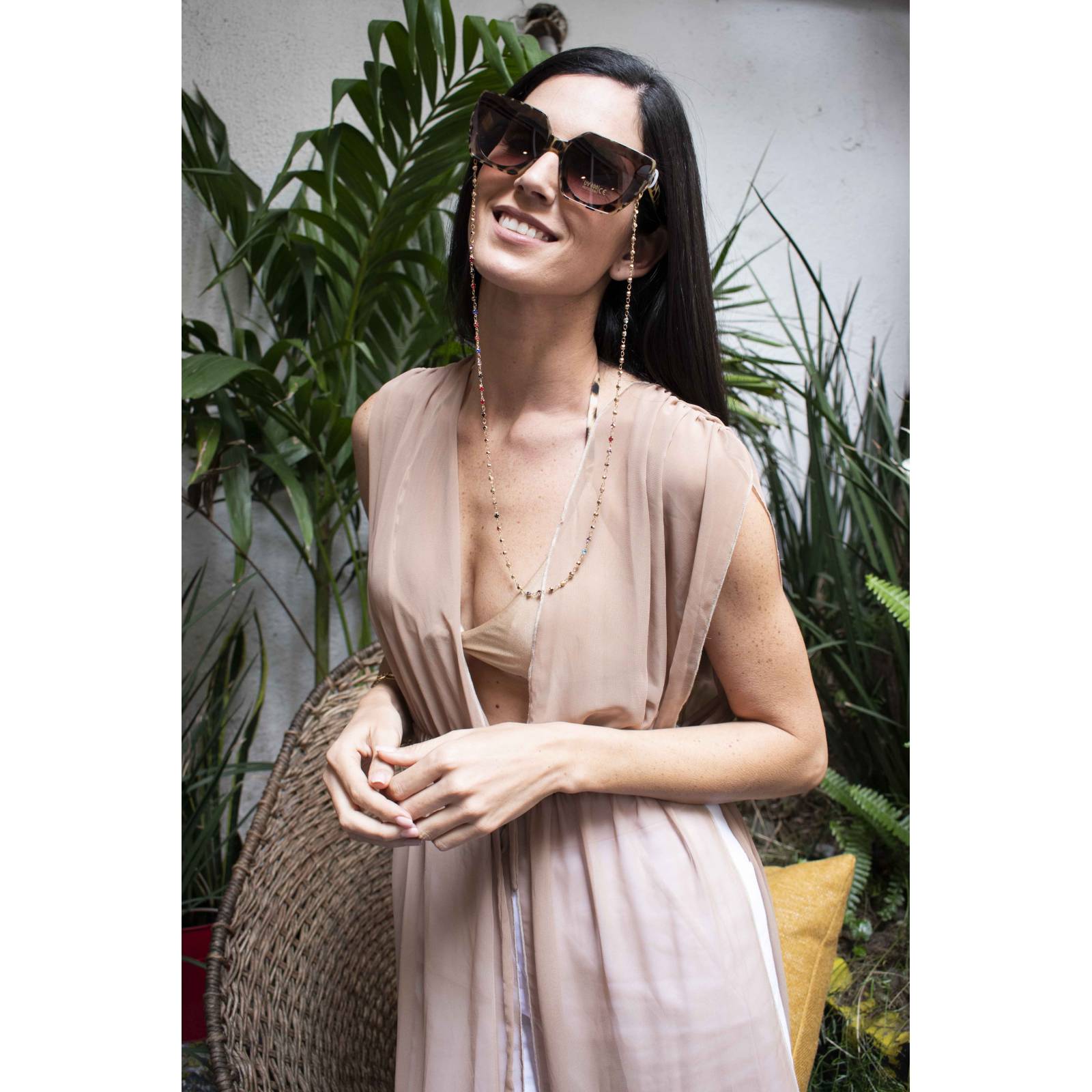 ADORN, Cadena para lentes y cubre bocas, detalle en pedrería multicolor, mujer.