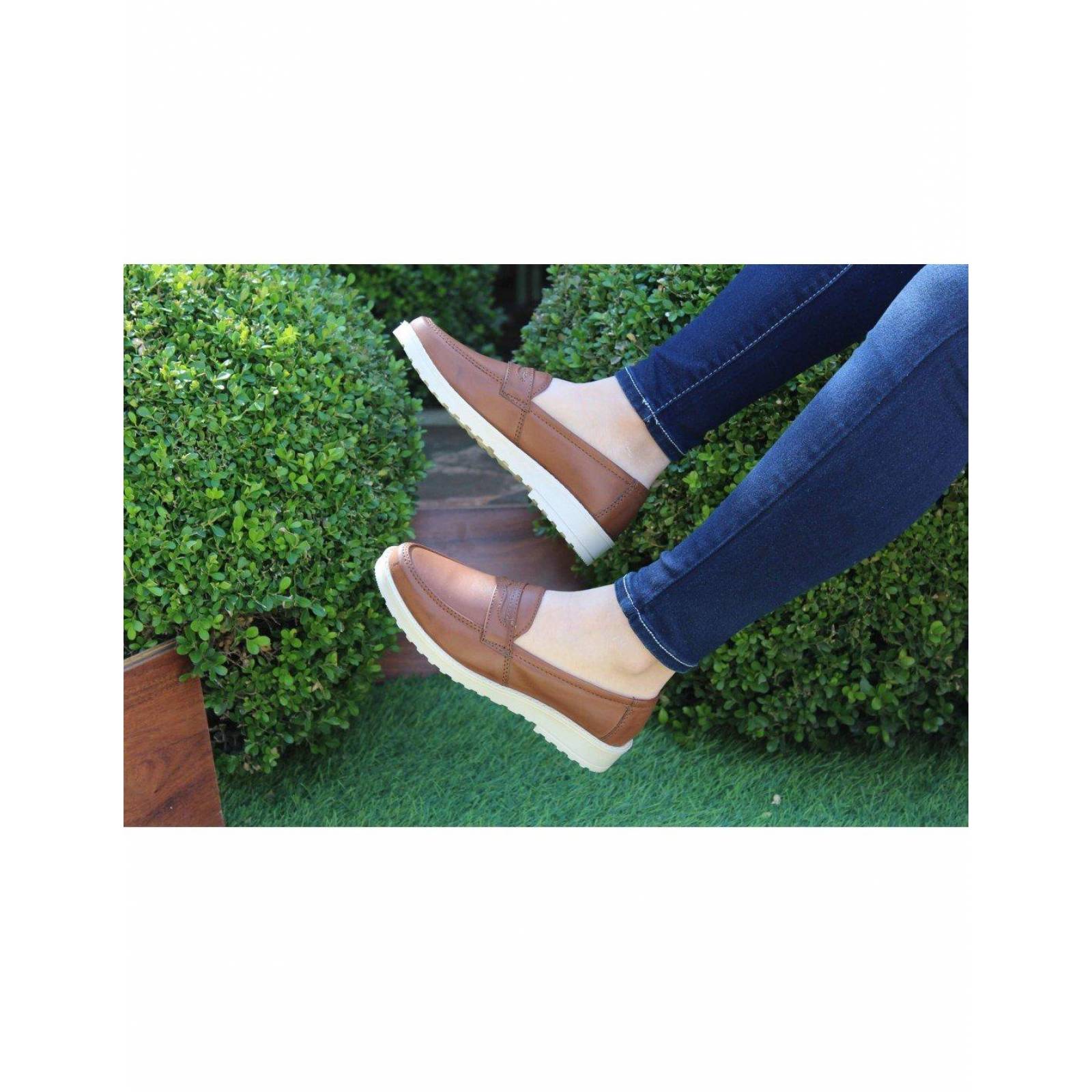 Zapatos De Confort Para Mujer Estilo 0400Pi5 Marca Piso Nueve Acabado Simipiel Color Topo