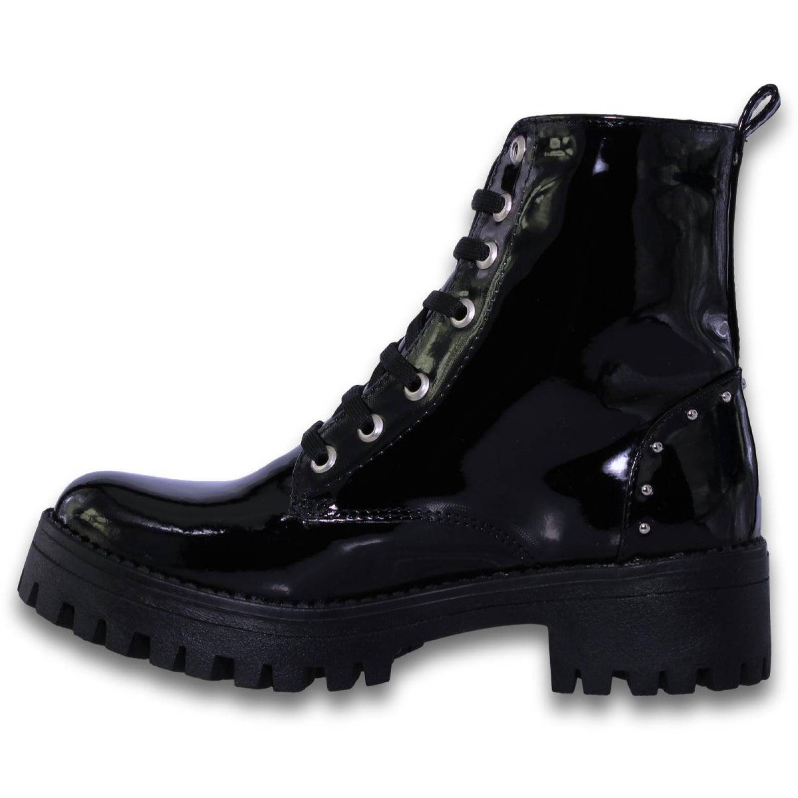 Botas Para Mujer Con Cierre Y Estoperoles Estilo 0701Mi5 Acabado Charol Color Negro 