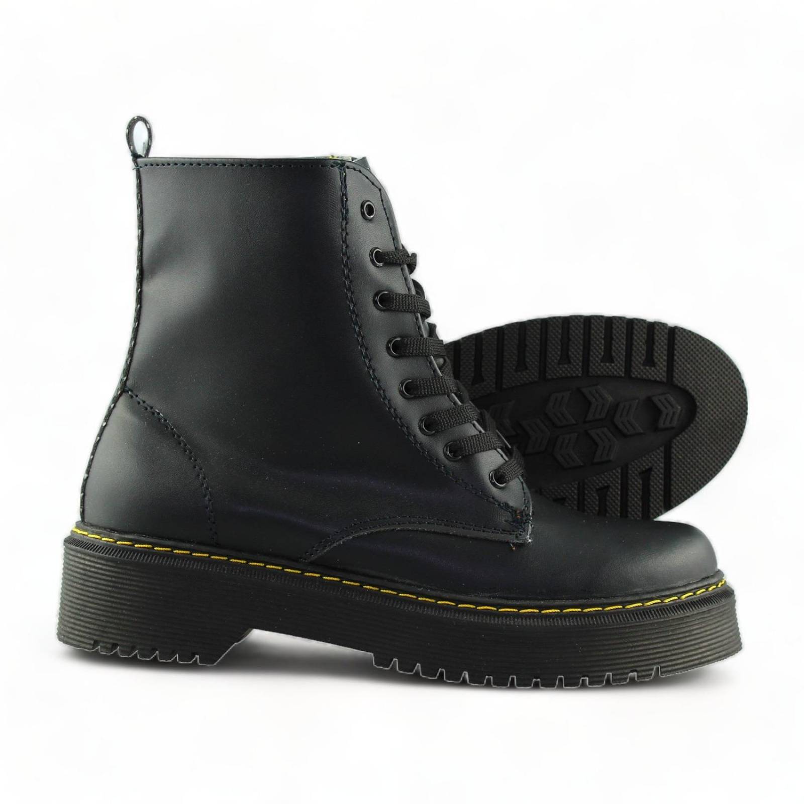 Botas Tipo Rockeras Para Mujer Estilo 1100Ne5 Marca New Woman Acabado Nairobi Color Negro 