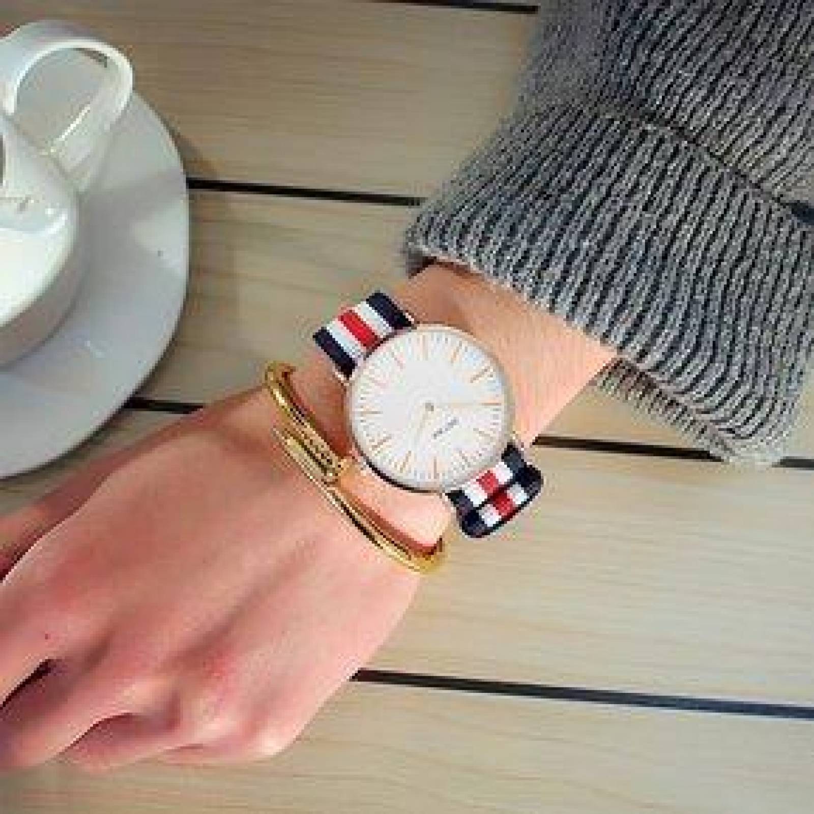 Reloj Análogo Carátula Minimalista Correa Ajustable Antirrayaduras 