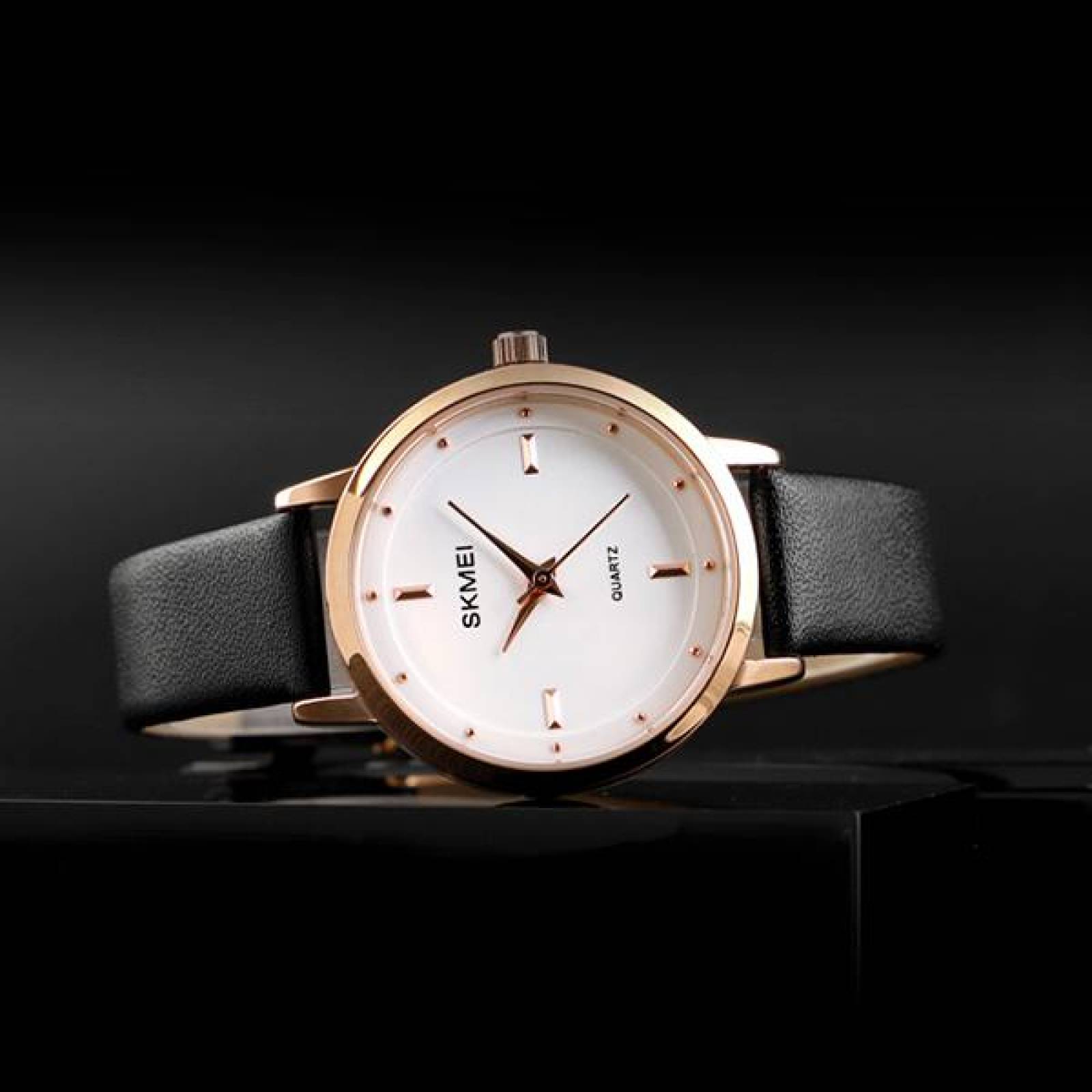 Reloj para Mujer Análogo, Detalle en Indicadores, Correa Ajustable a la Muñeca, Diseño Minimalista,  