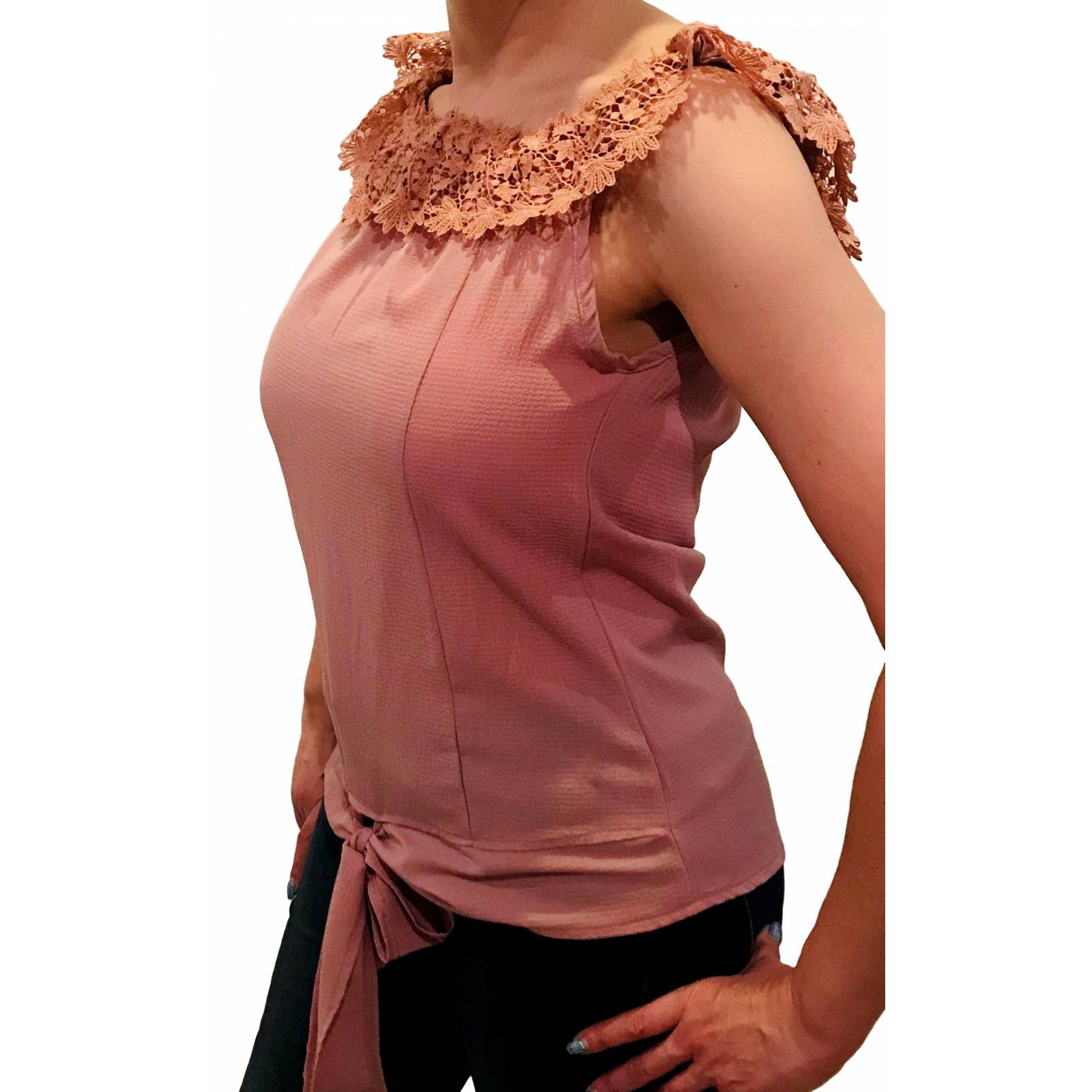 Blusa para dama mujer casual sin mangas con encaje Tantrax