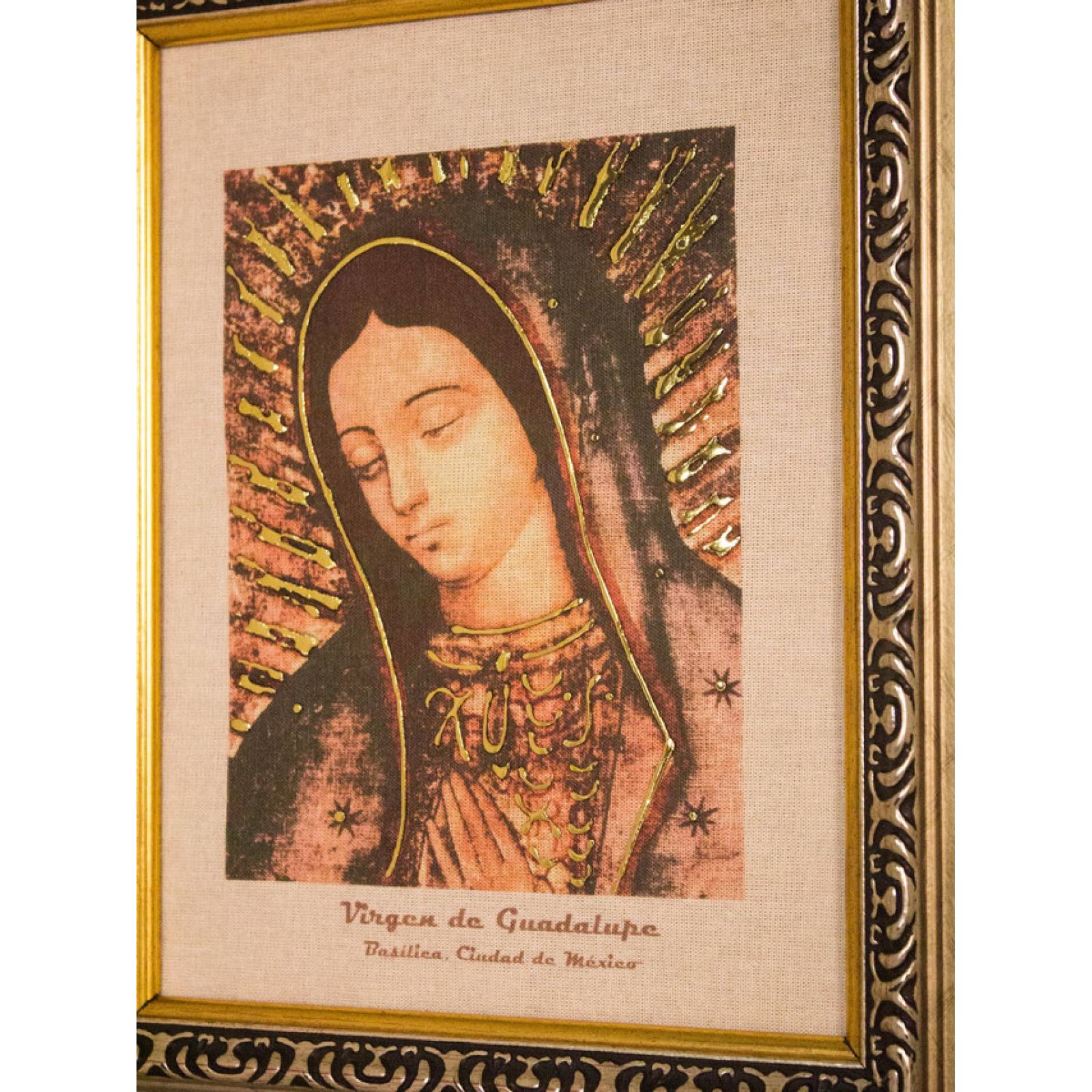 Cuadro Virgen de Guadalupe rostro conmemorativo grande color oro palido medida 48x41 cm