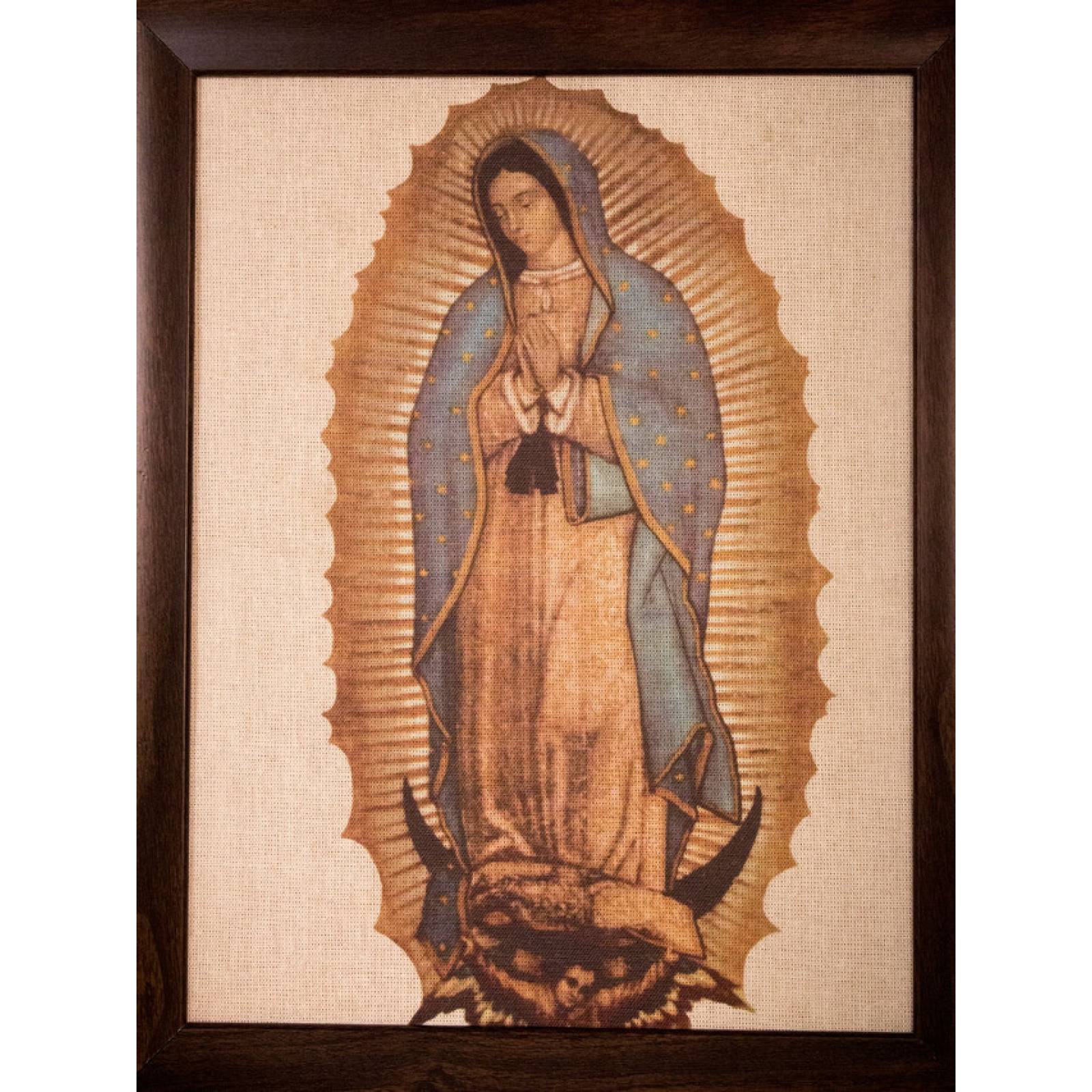 Cuadro Virgen de Guadalupe mediano color roble medida 30x23 cm
