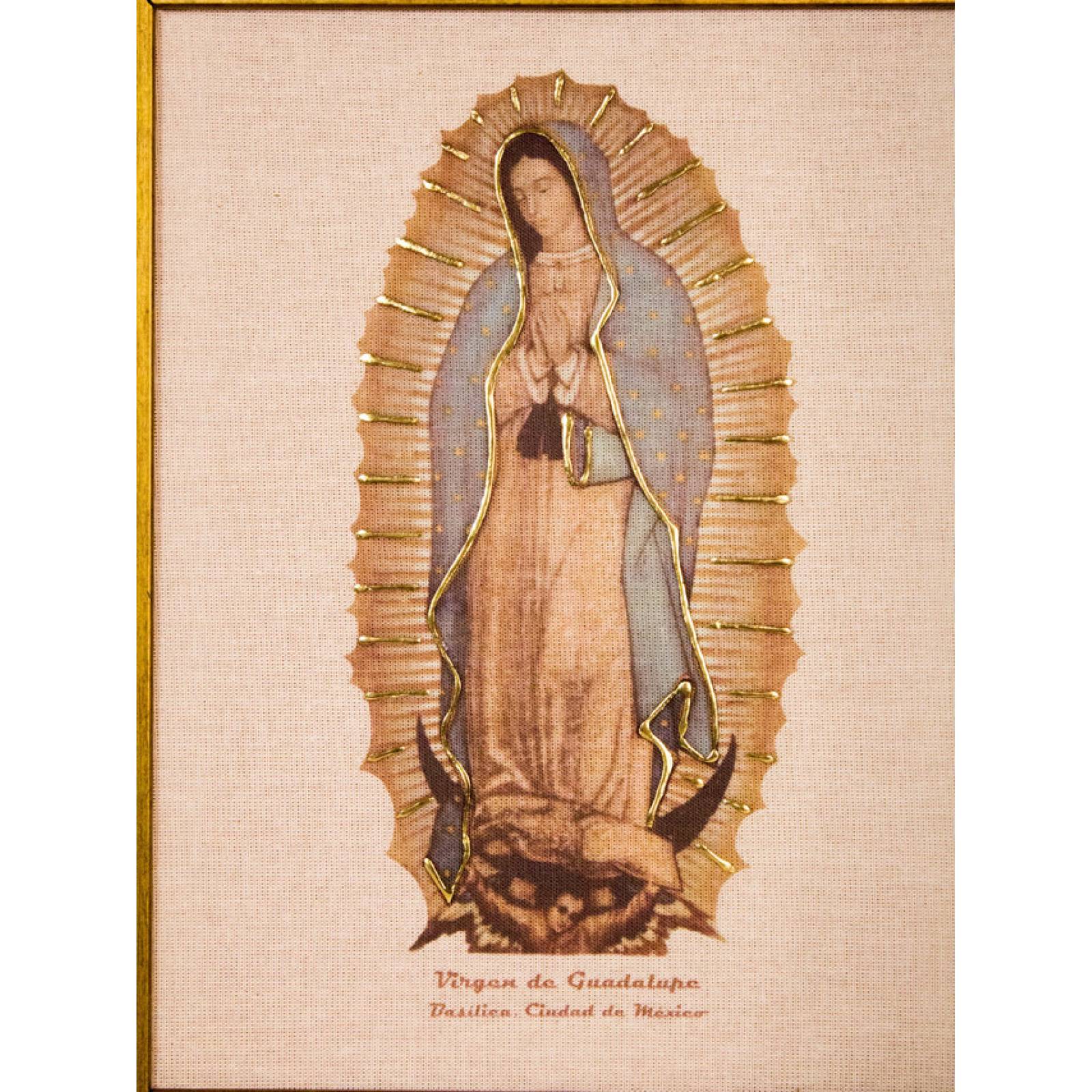 Cuadro Virgen de Guadalupe conmemorativo chico color dorado medida 25x19 cm
