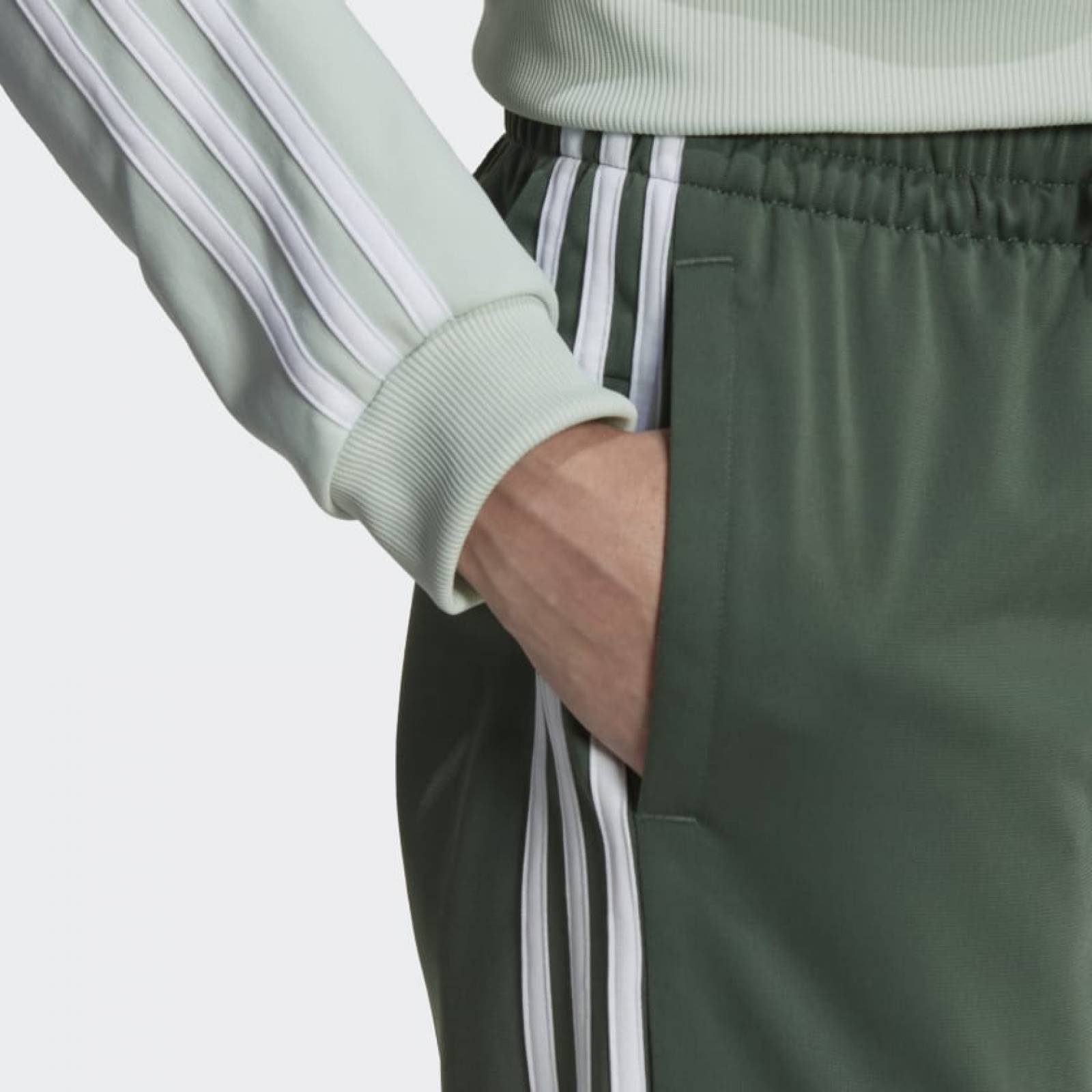 Pans Conjunto Deportivo Essentials Para Mujer HM1915