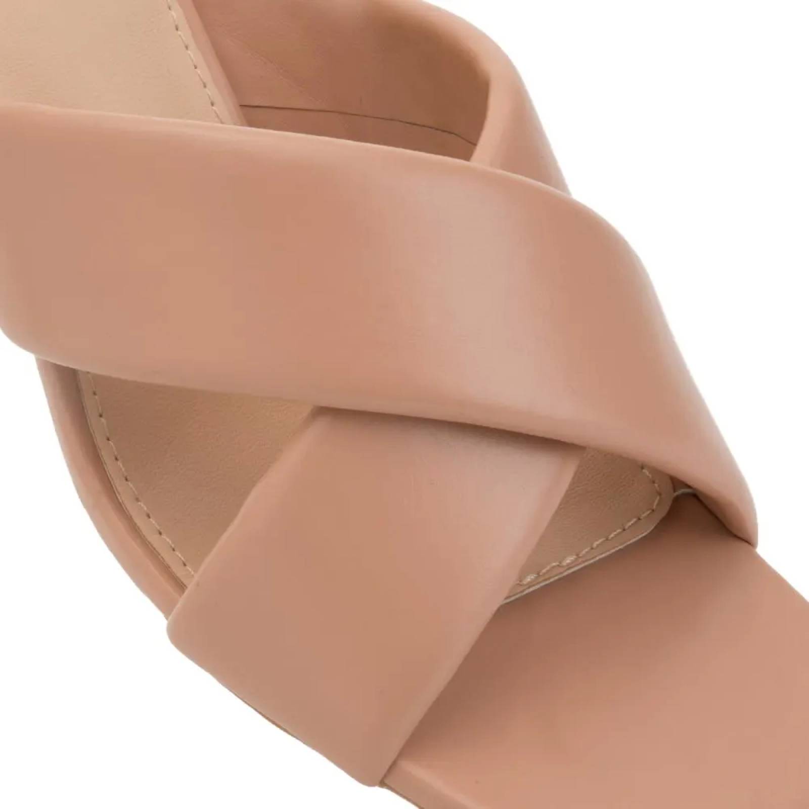 Suecos dama nude Lucero modelo 2578