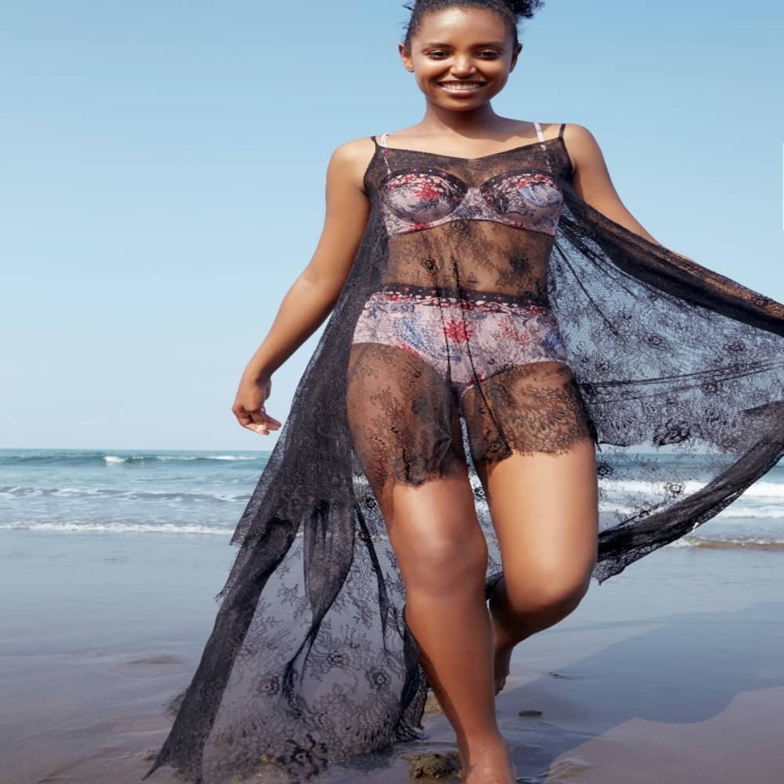 Salida de playa de playa dama negro Holly Land modelo PLEA