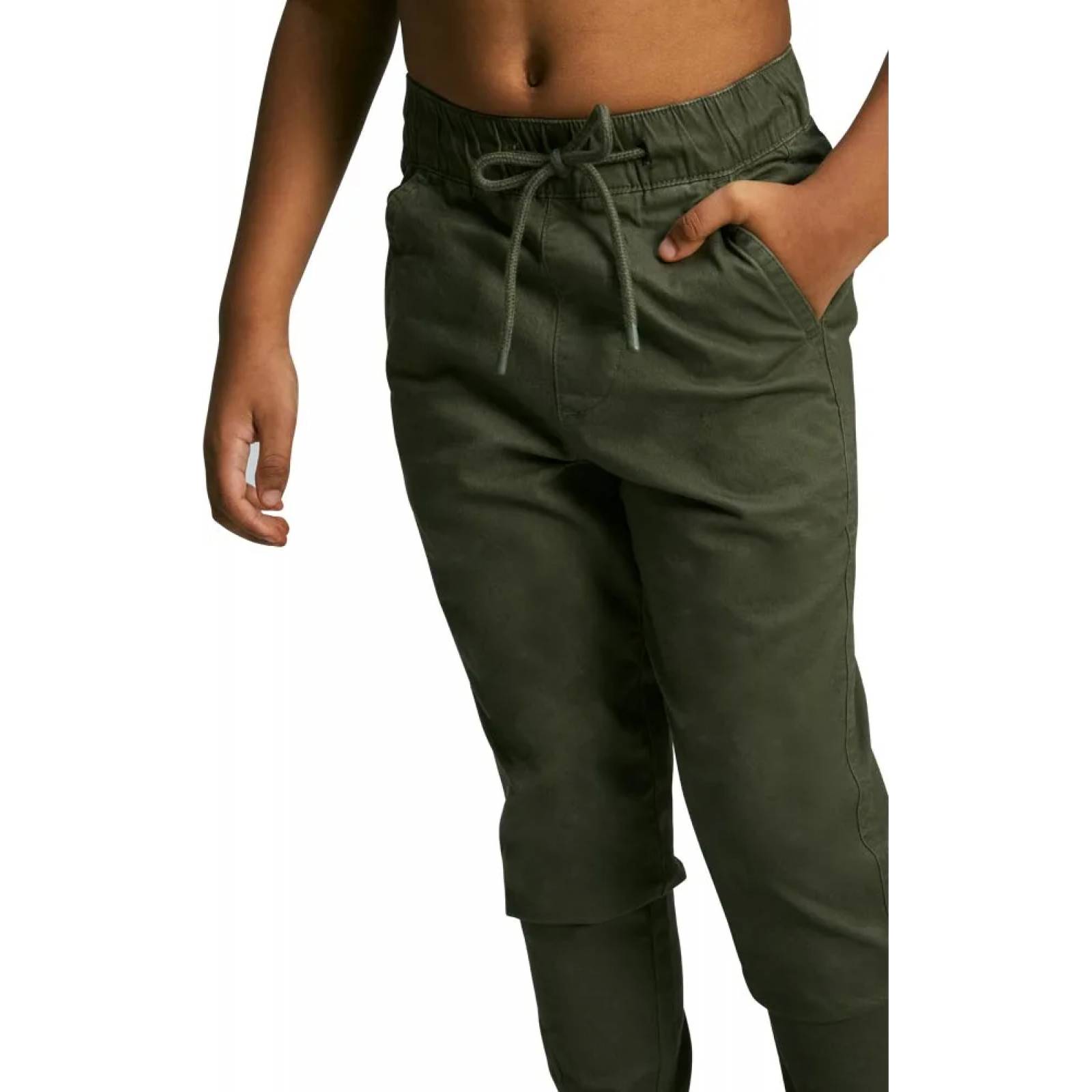 Pantalon casual niño verde olivo Next & Co modelo A01N