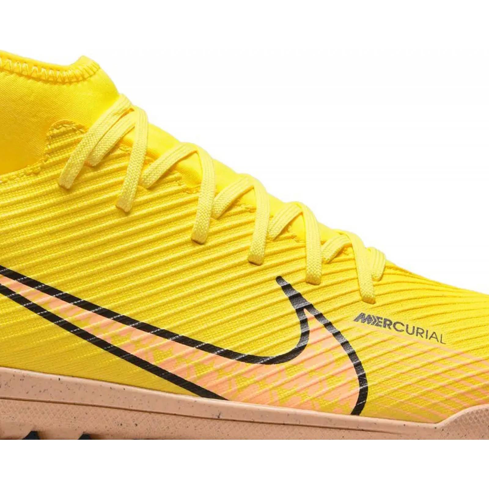 Tenis de futbol / tacos caballero amarillo Nike modelo 5780