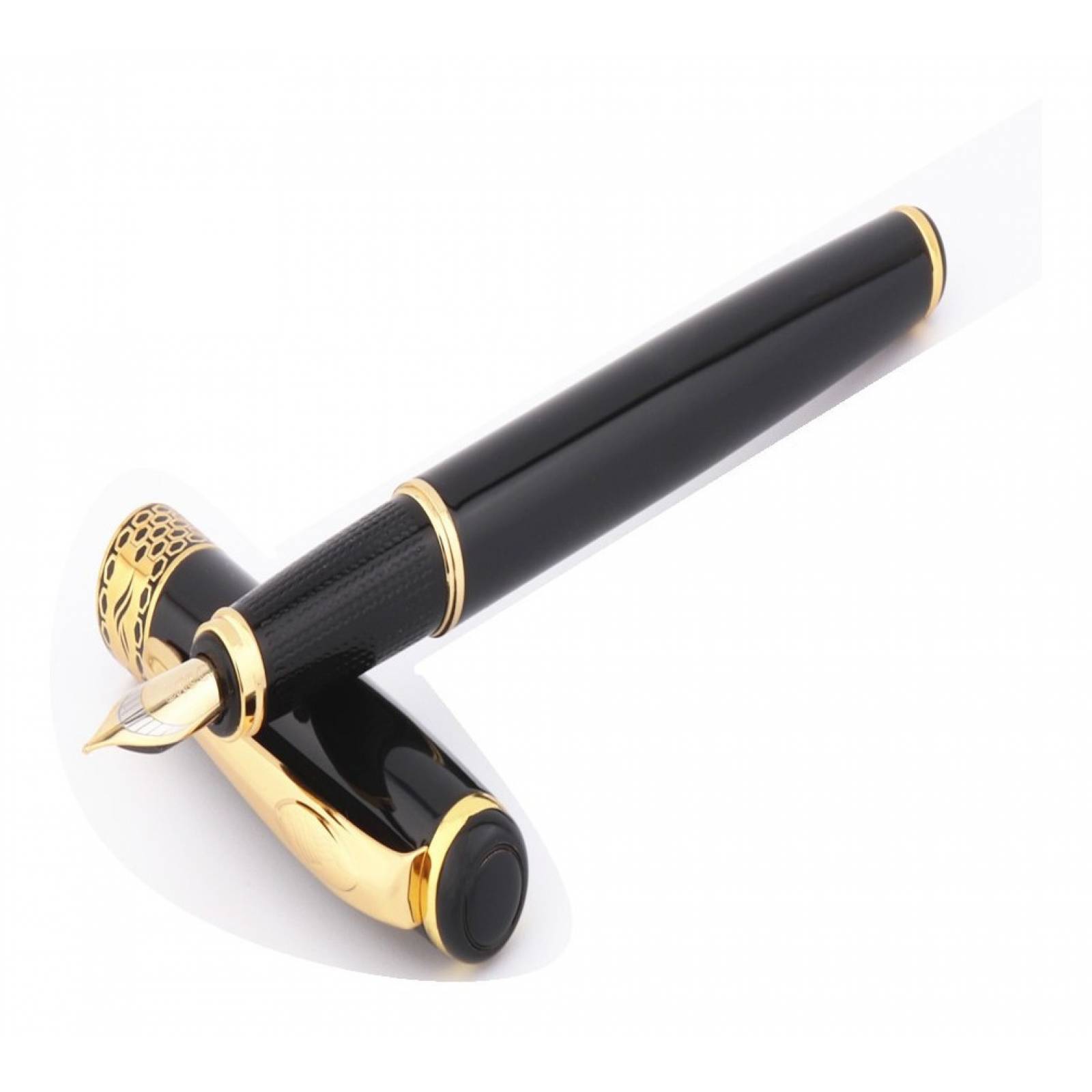 Pluma Fuente Marca Baoer Modelo 68 Negra Con Dorado