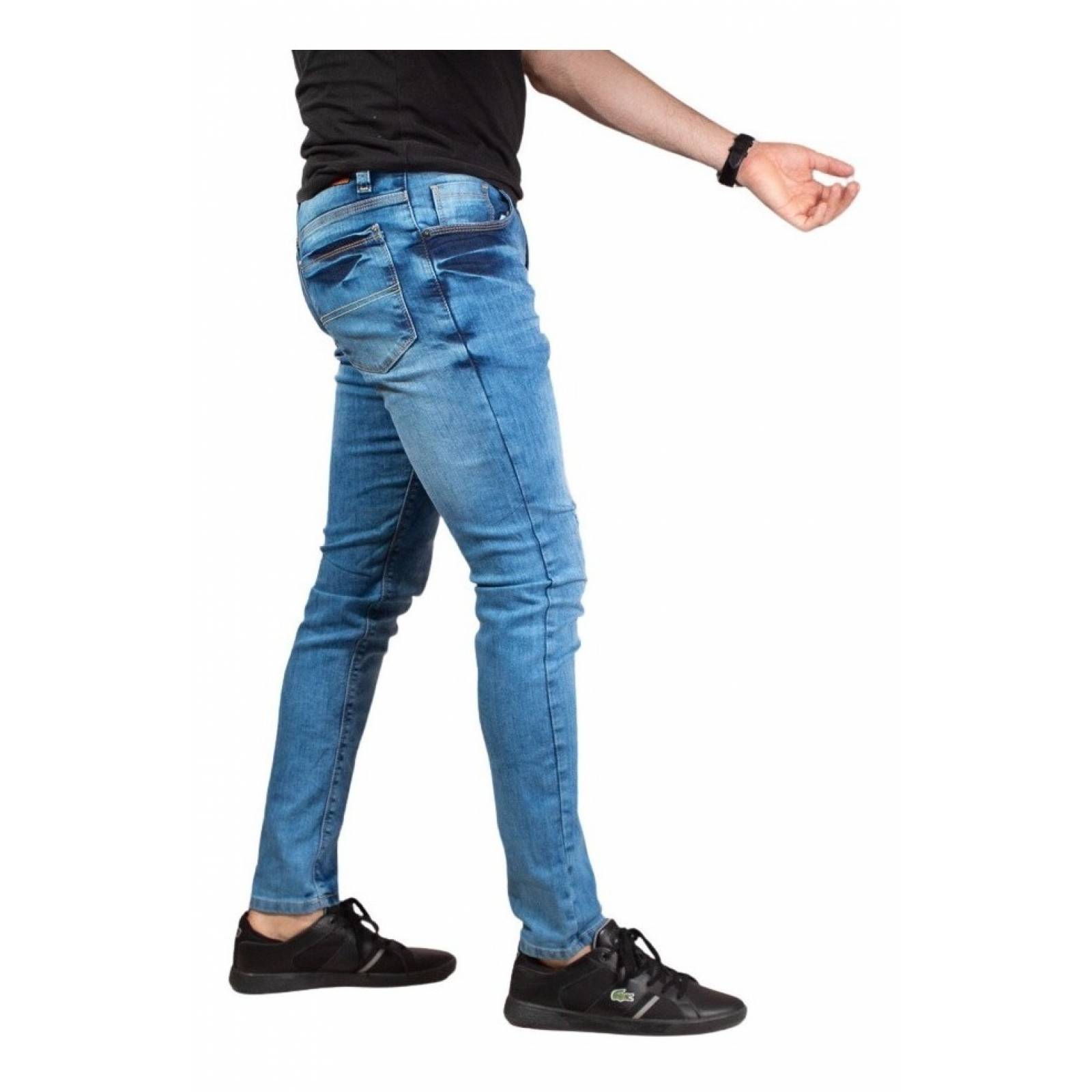 Pantalón Mezclilla Deslavado Roto Azul Claro Slim Fit Hombre