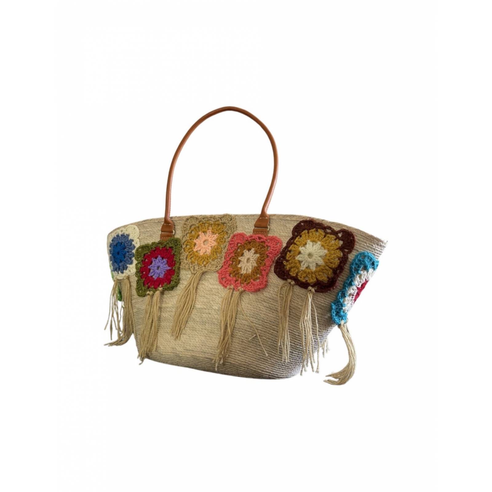 Bolsa de palma artesanal con decorado en mandalas