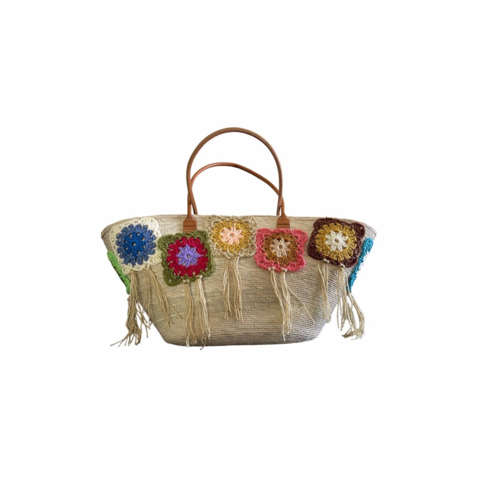 Bolsa de palma artesanal con decorado en mandalas