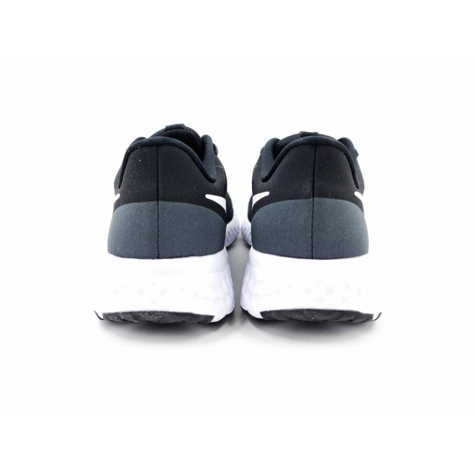 Tenis Nike Revolution 5 BQ3207002 Negro/Blanco-Mujer 