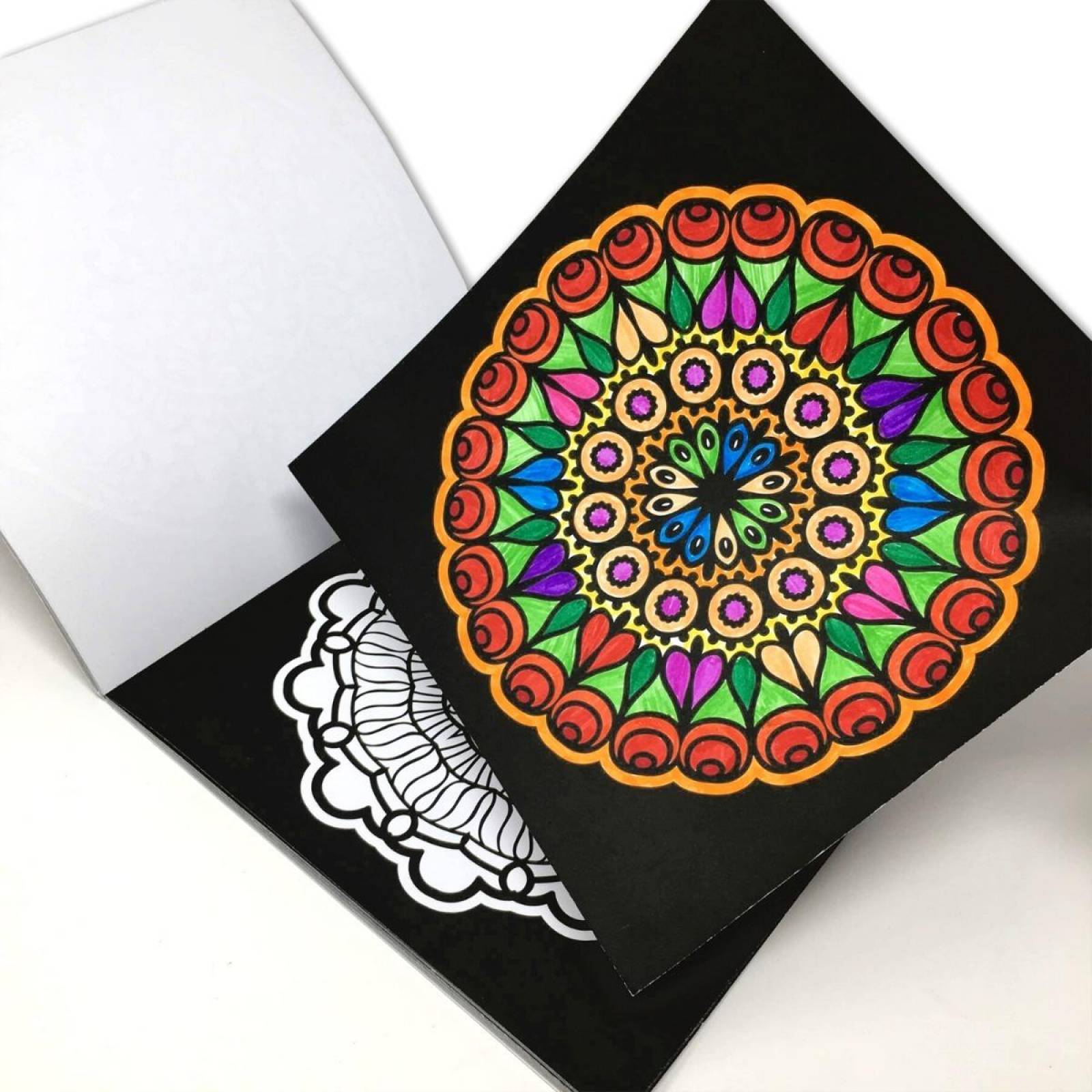 2 Blocks de Mandalas Altamira para Colorear Y 24 Plumones Punta Cónica