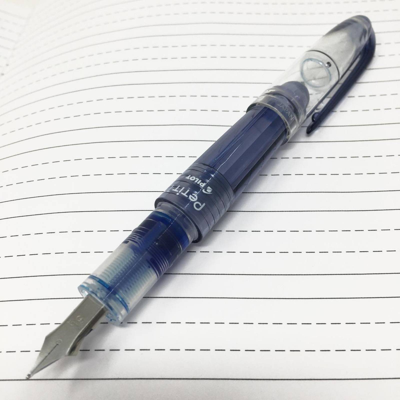 Libreta para Lettering con Pluma Fuente Petit y Tres Cartuchos de Repuesto 