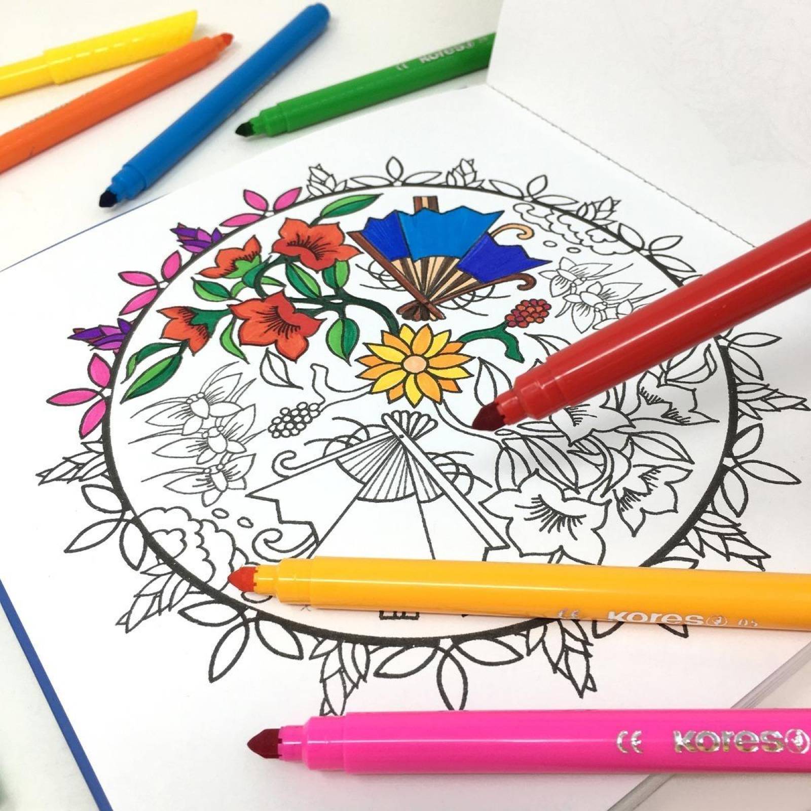 Block de Mandalas coloreables Arte Japonés Y Art Nouveau incluyen 24 Plumones 