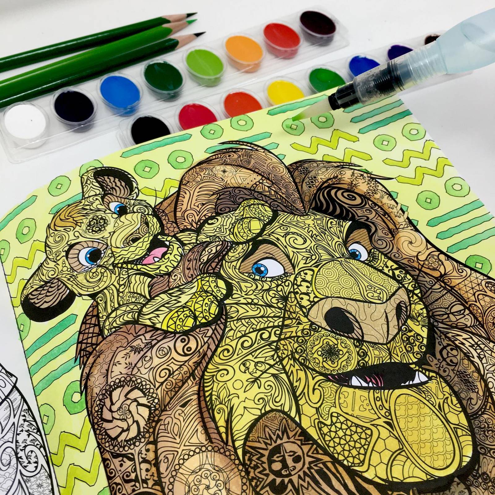 Libro Para Colorear Arte Antiestrés Amigos de Película, Lápices de color Acuarelables Y Acuarelas de 