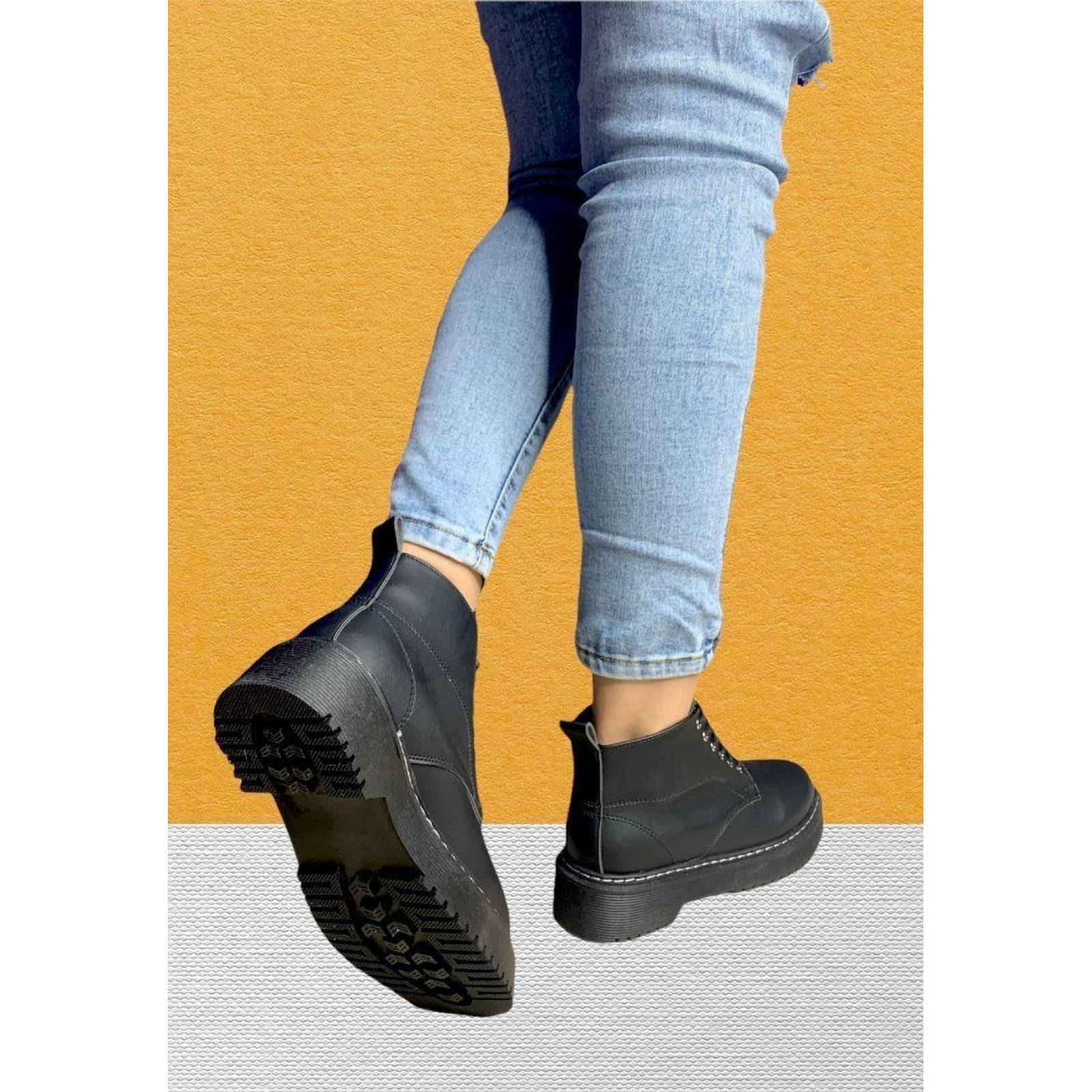 Botas Alta De Mujer Con Cintas De Moda Negras Suela Gruesa 