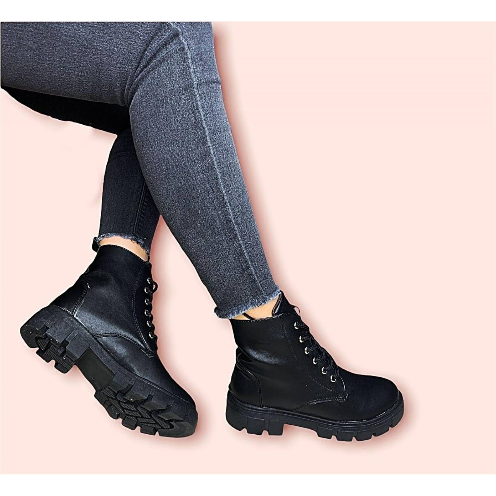 Botas Botín Alta De Mujer Cintas Cabra Negras Suela Gruesa 